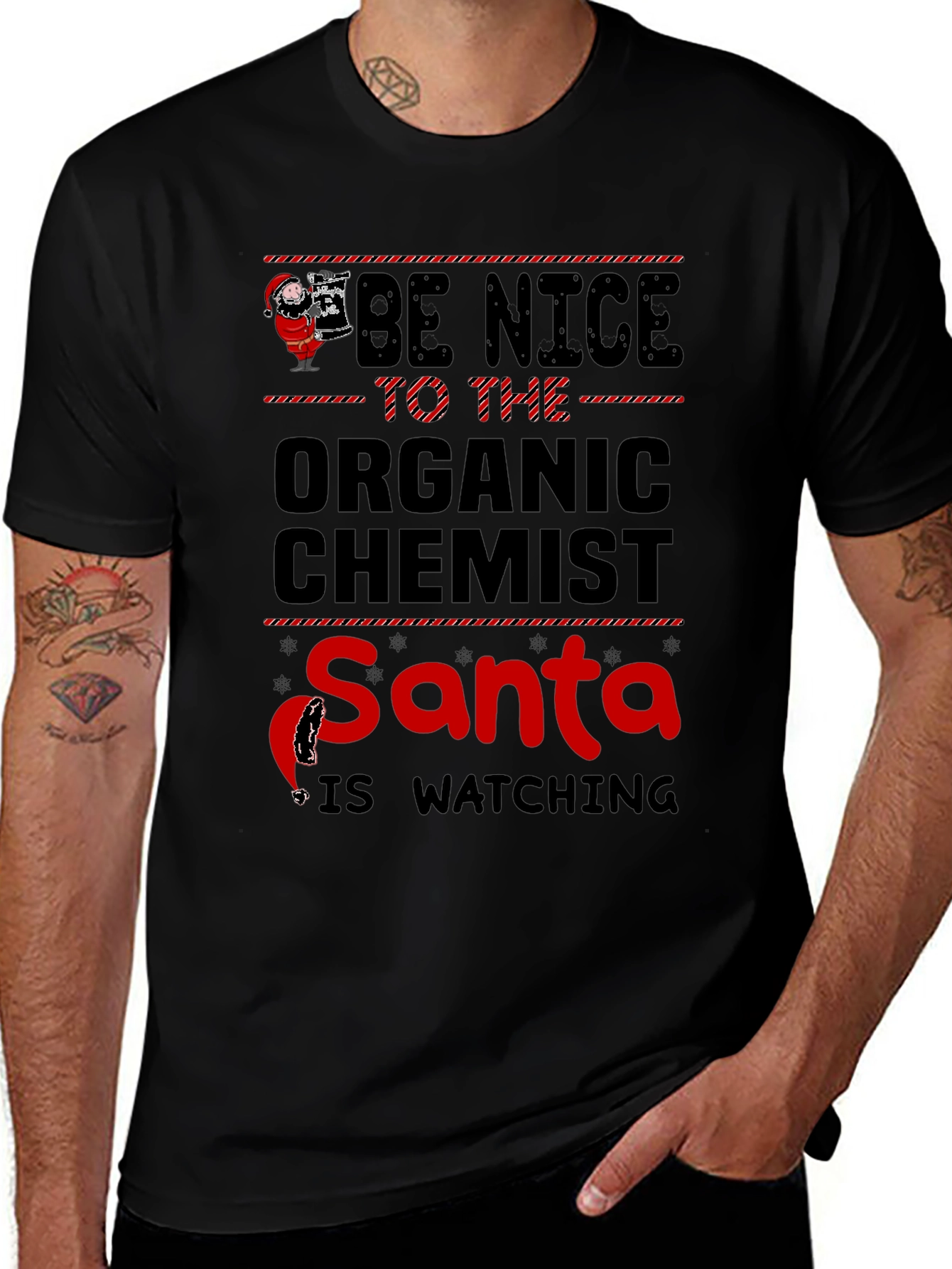 Camiseta Química Orgánica Navideña - Santa te Vigila