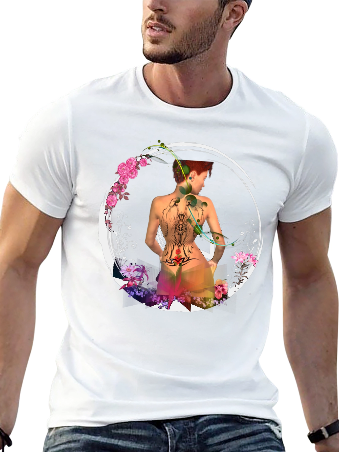 Camiseta Negra con Diseño Floral y Figura Abstracta