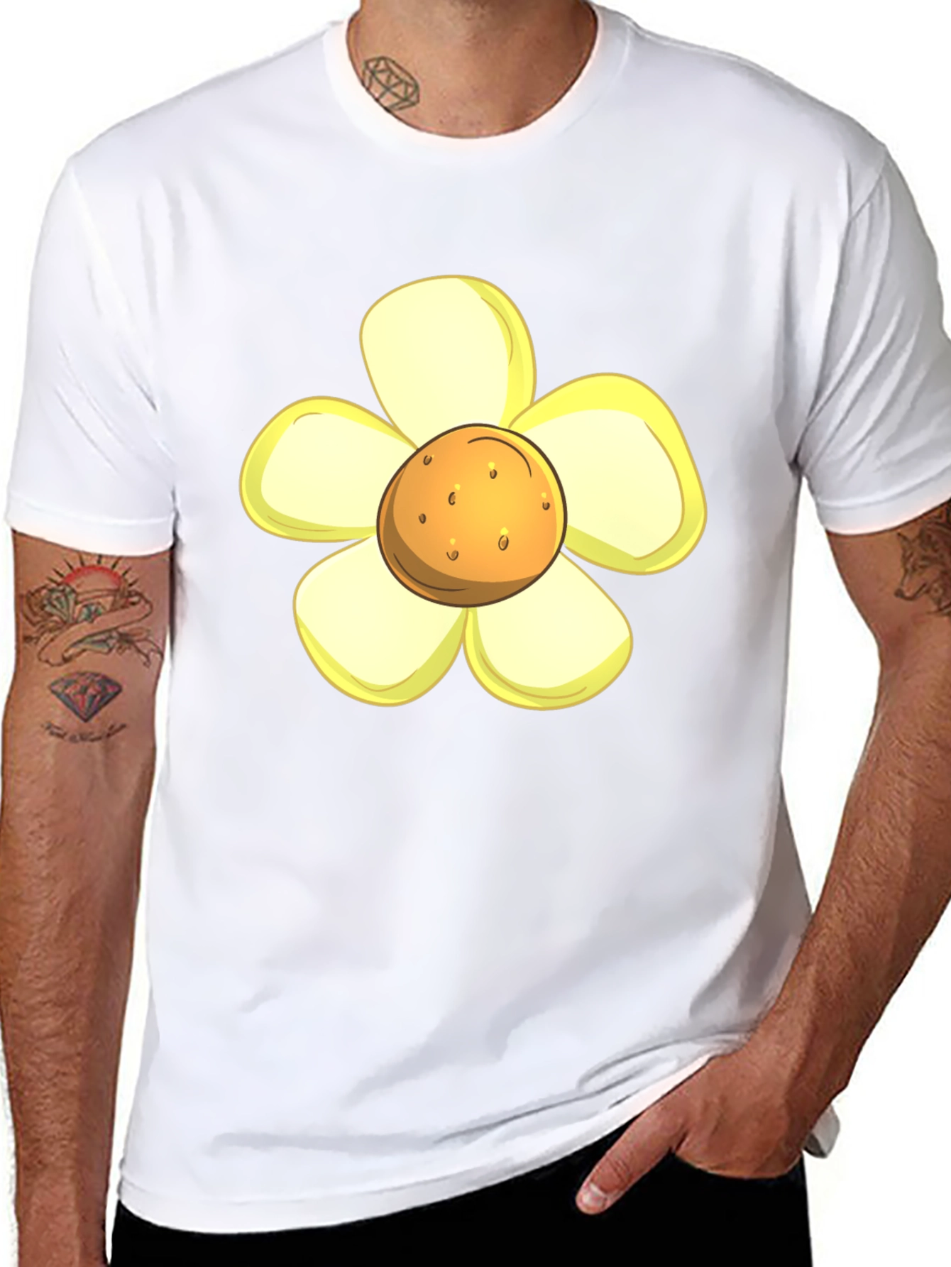 Camiseta Negra con Diseño de Flor Amarilla
