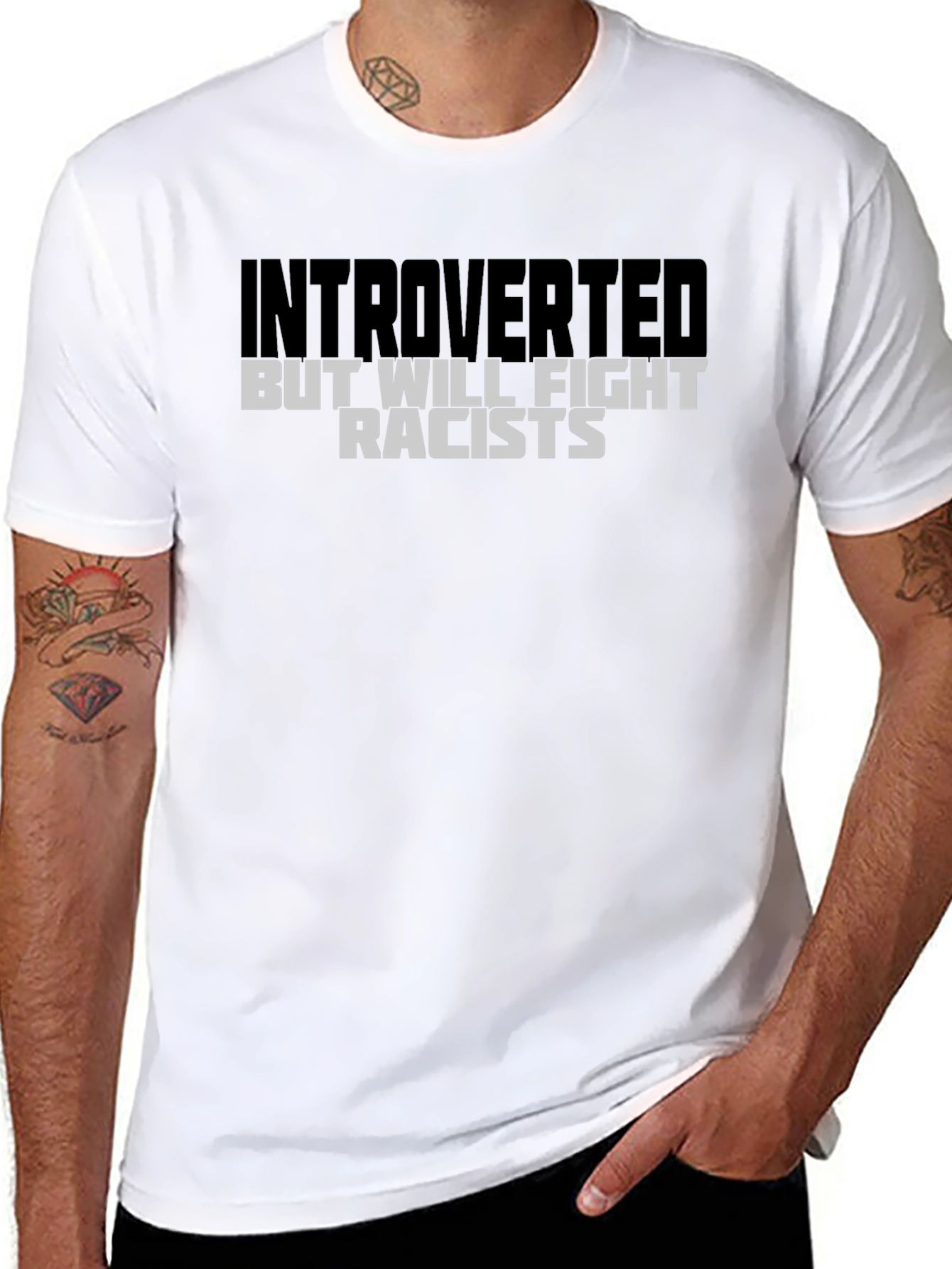 Camiseta Negra: Introvertido Pero Lucharé Contra Racistas