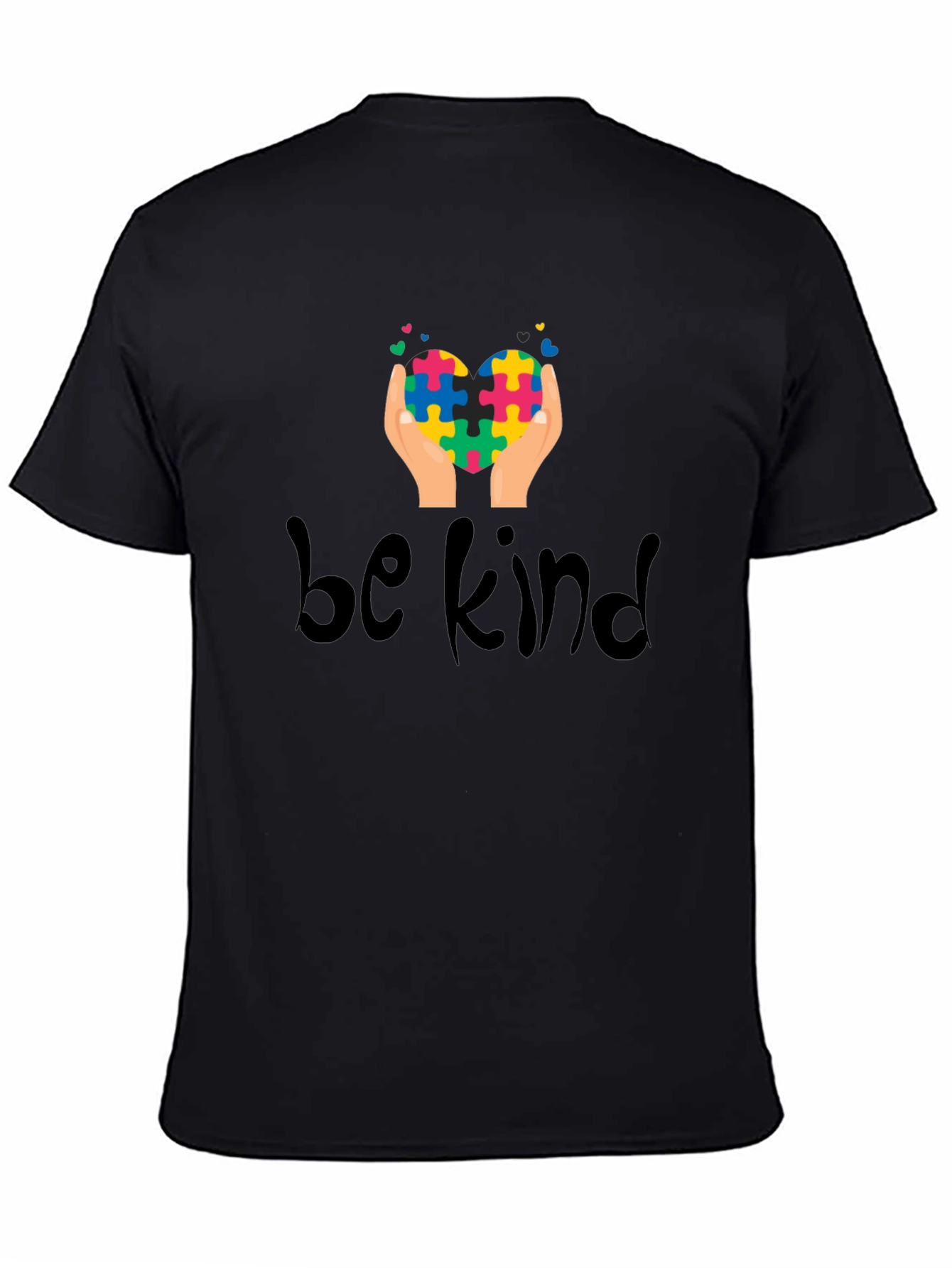 Camiseta Negra Be Kind Corazón Puzzle
