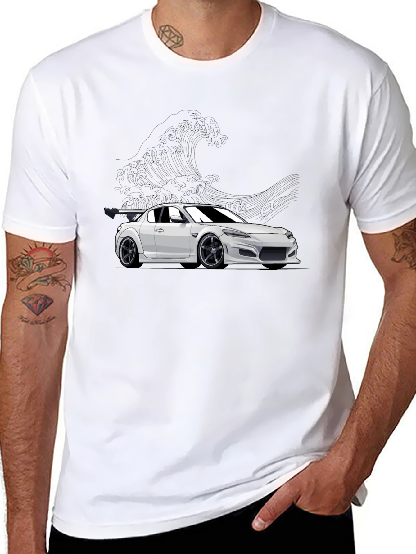 Camiseta Negra con Diseño de Coche Deportivo