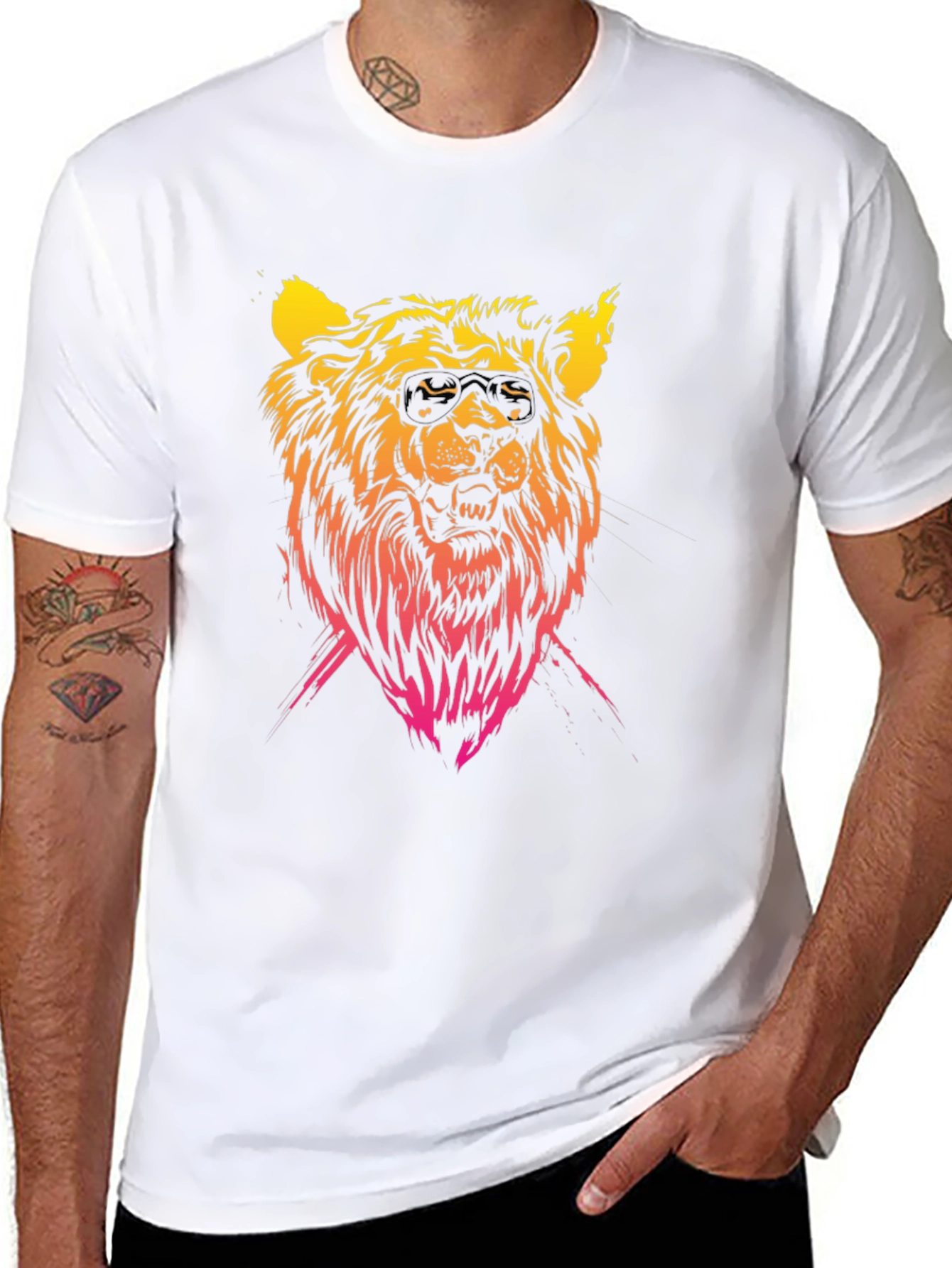 Camiseta Negra con León Degradado