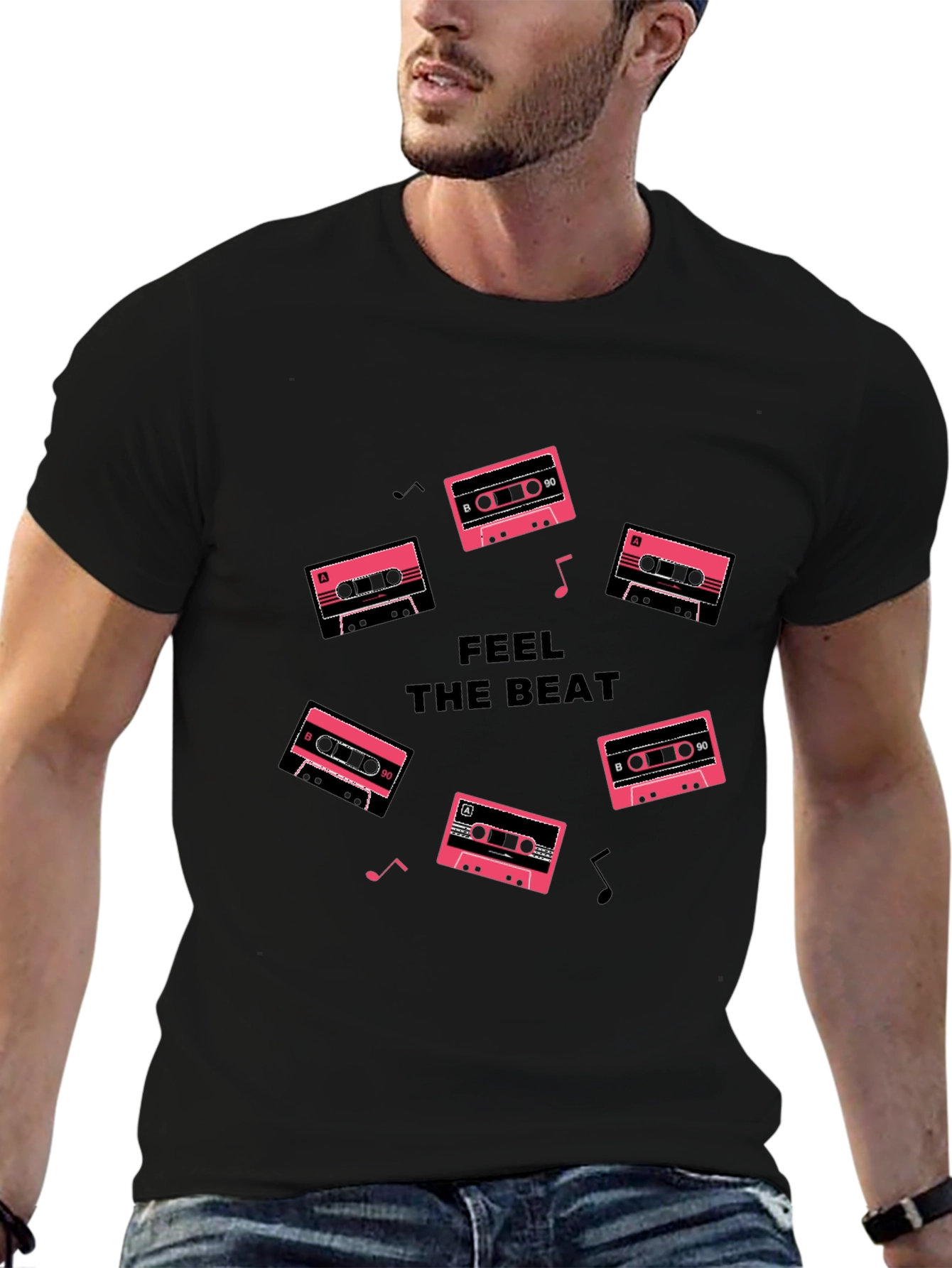 Camiseta Negra Feel the Beat con Casetes Retro