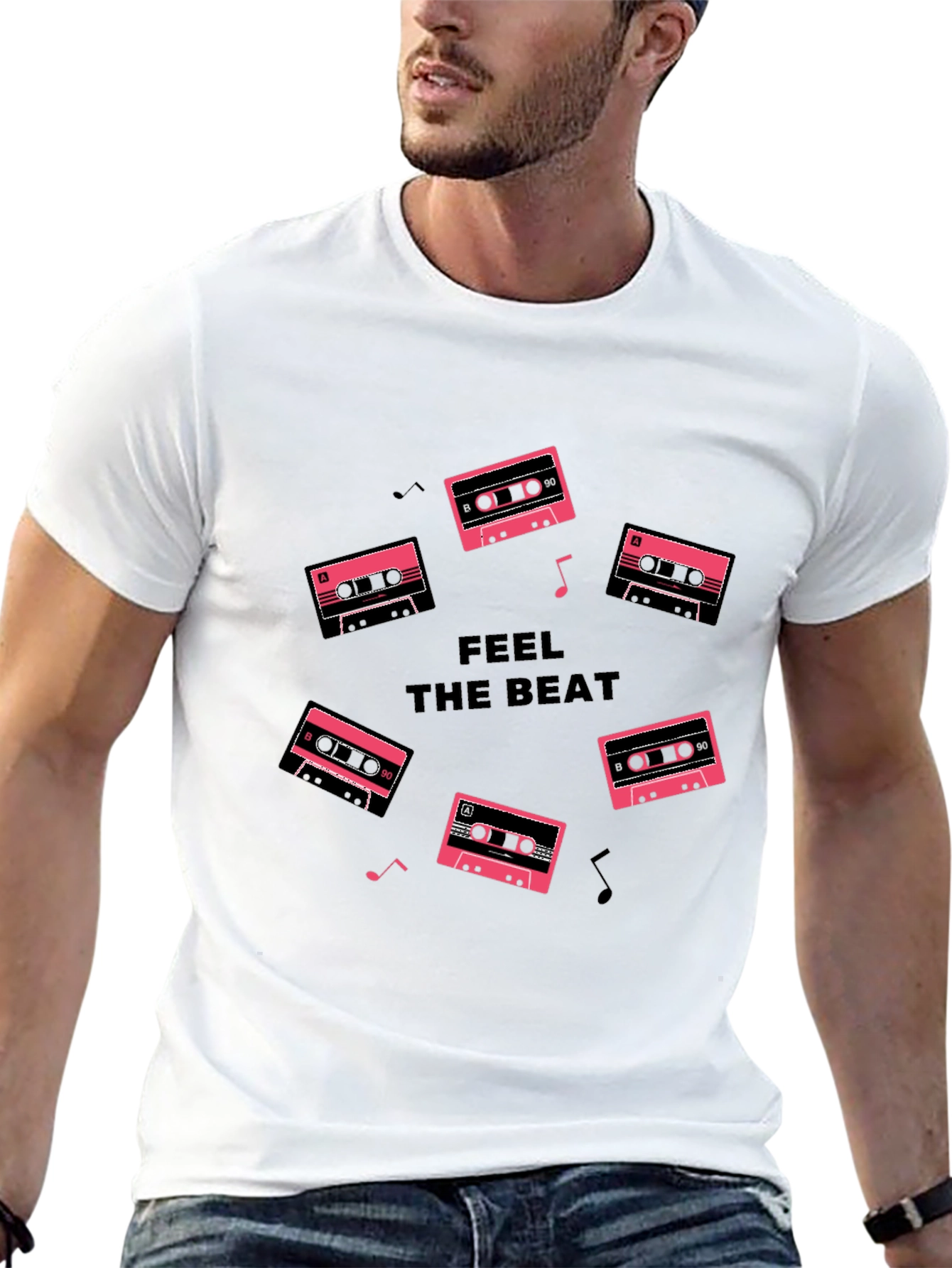 Camiseta Negra Feel the Beat con Casetes Retro