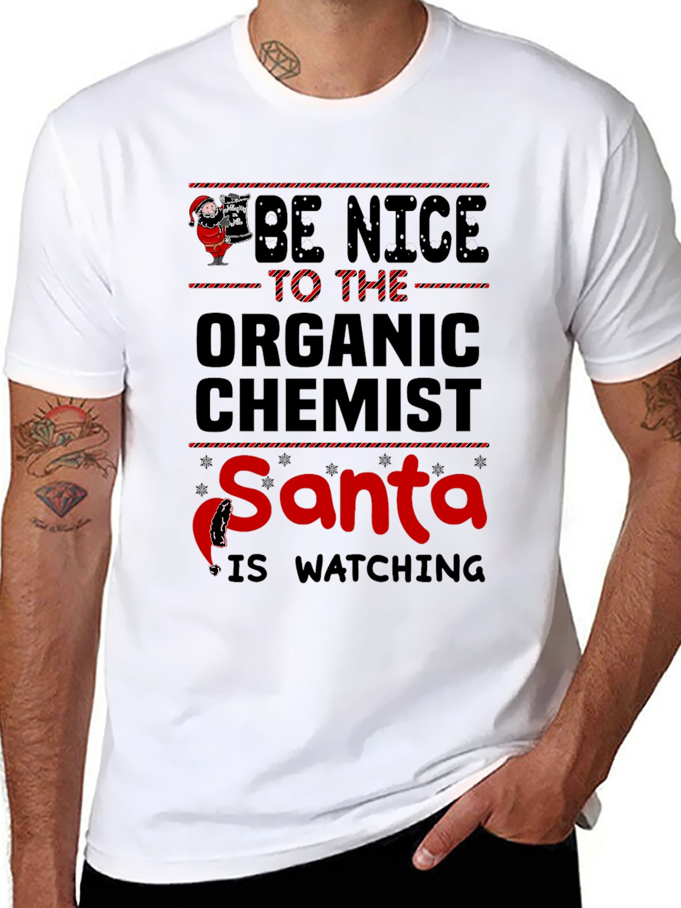 Camiseta Química Orgánica Navideña - Santa te Vigila