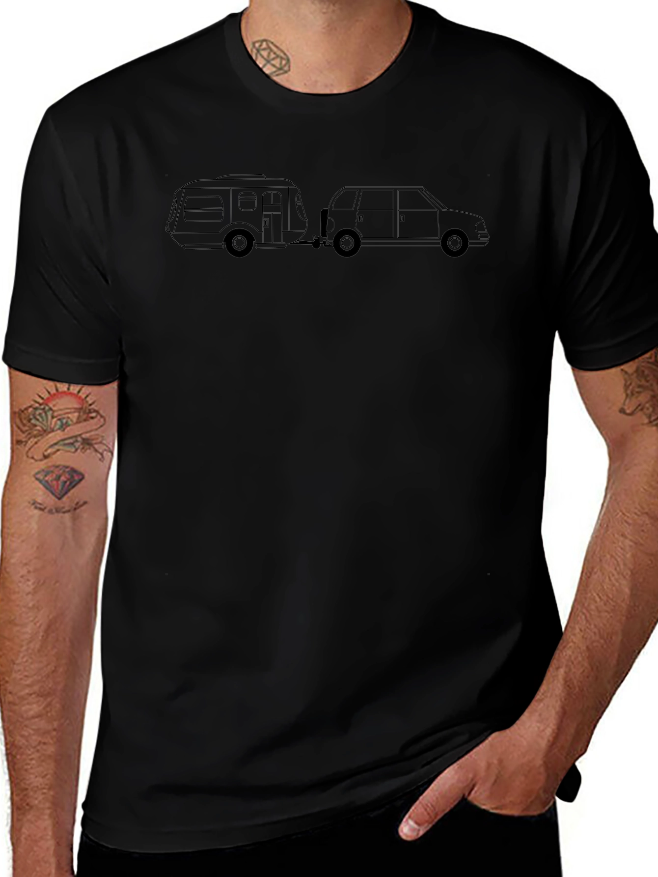 Camiseta Negra con Diseño de Caravana y Coche