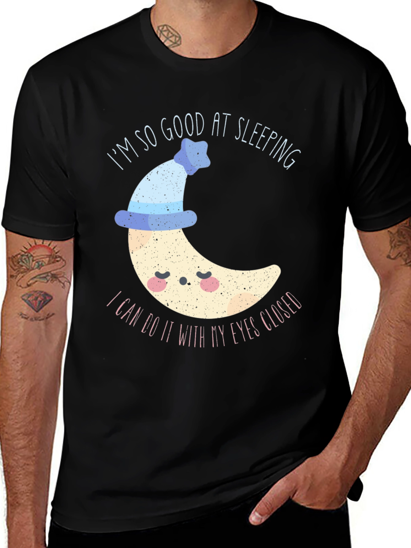 Camiseta Negra con Diseño de Luna Dormilona