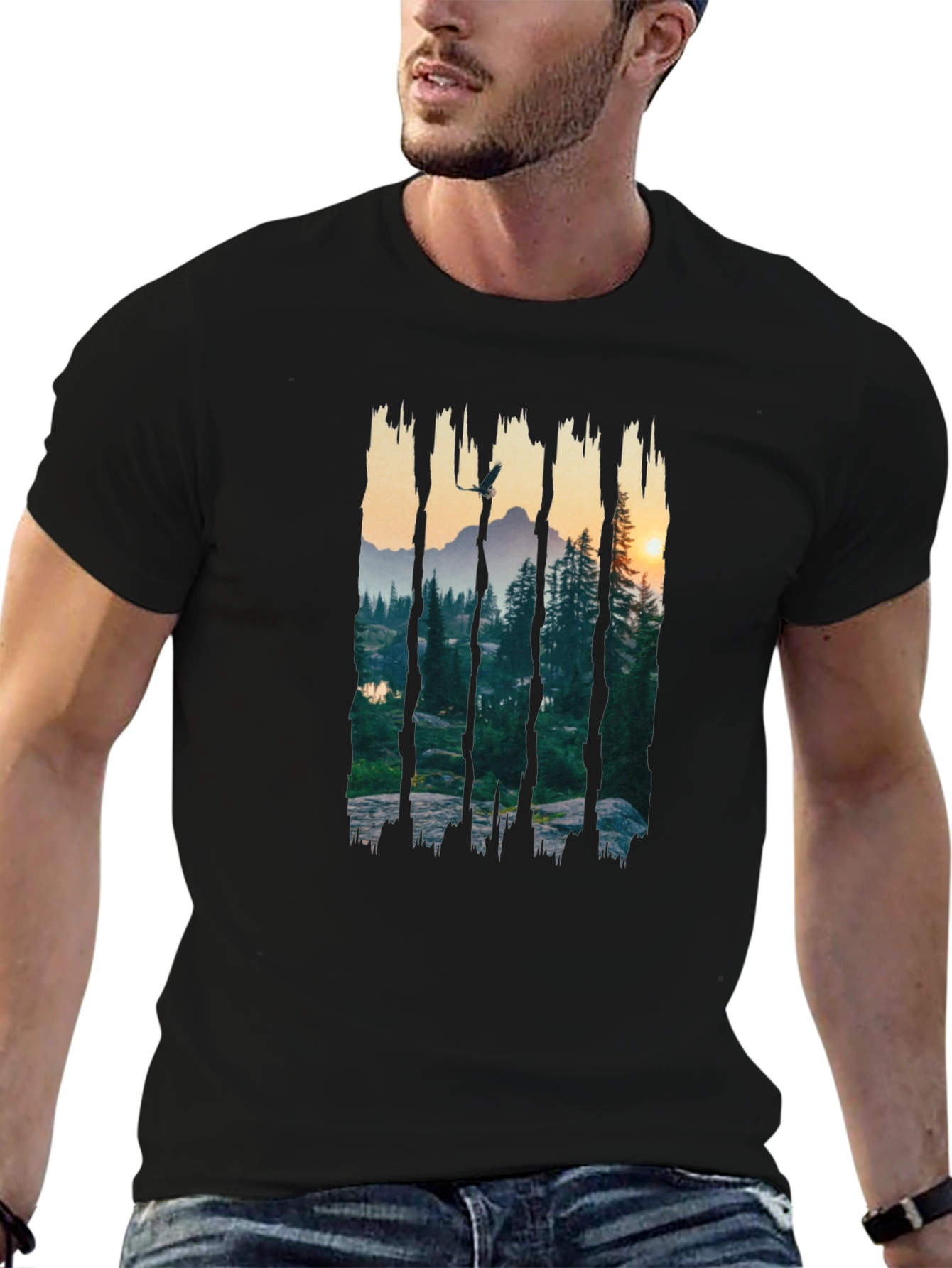 Camiseta Negra: Paisaje Montañoso al Atardecer