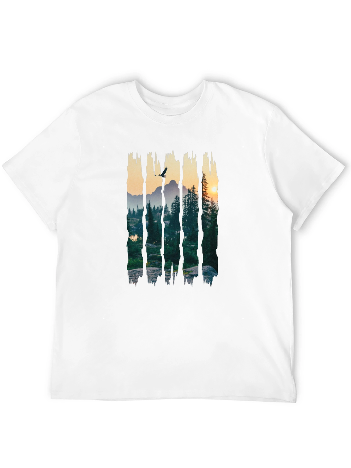 Camiseta Negra: Paisaje Montañoso al Atardecer