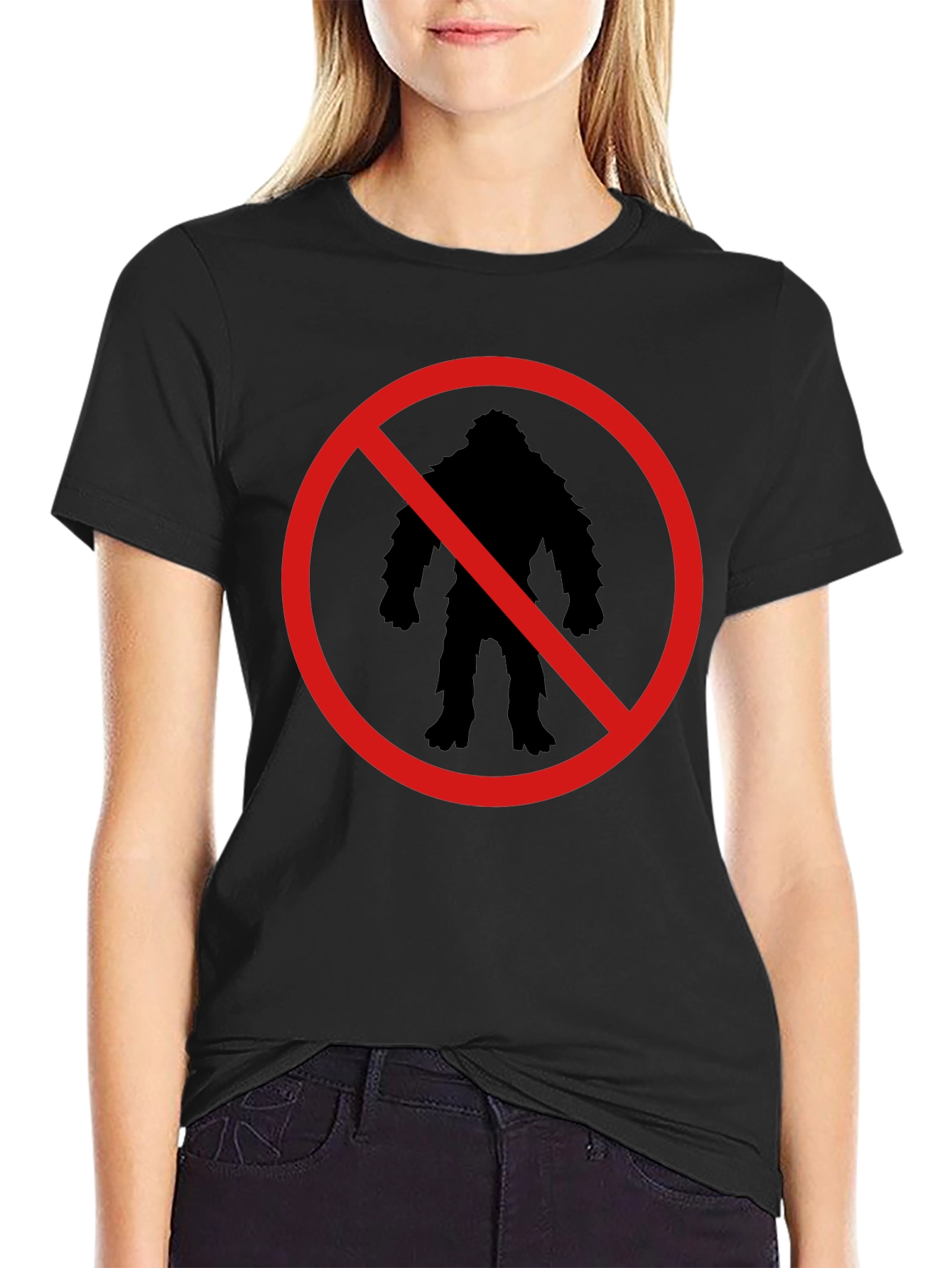 Camiseta Negra Prohibido Bigfoot