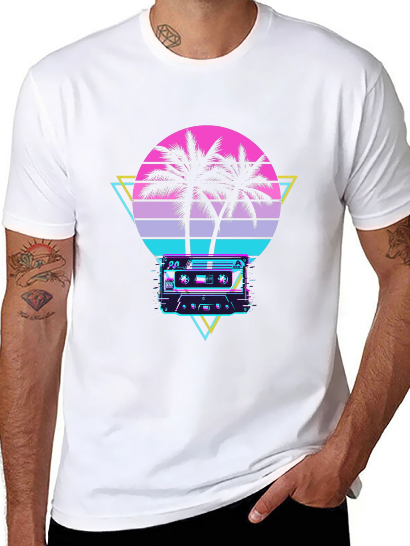 Camiseta Retro con Diseño de Palmeras y Cassette