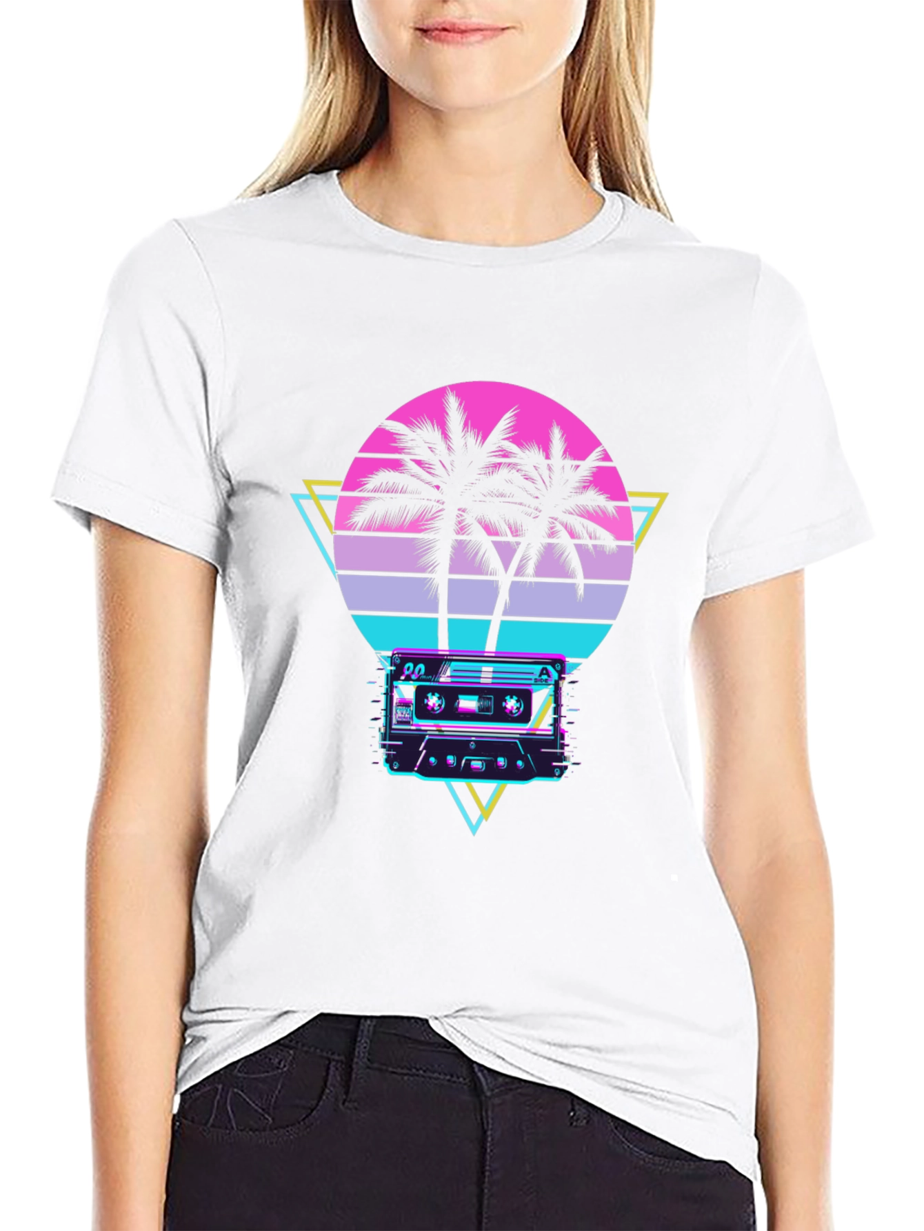 Camiseta Retro con Diseño de Palmeras y Cassette