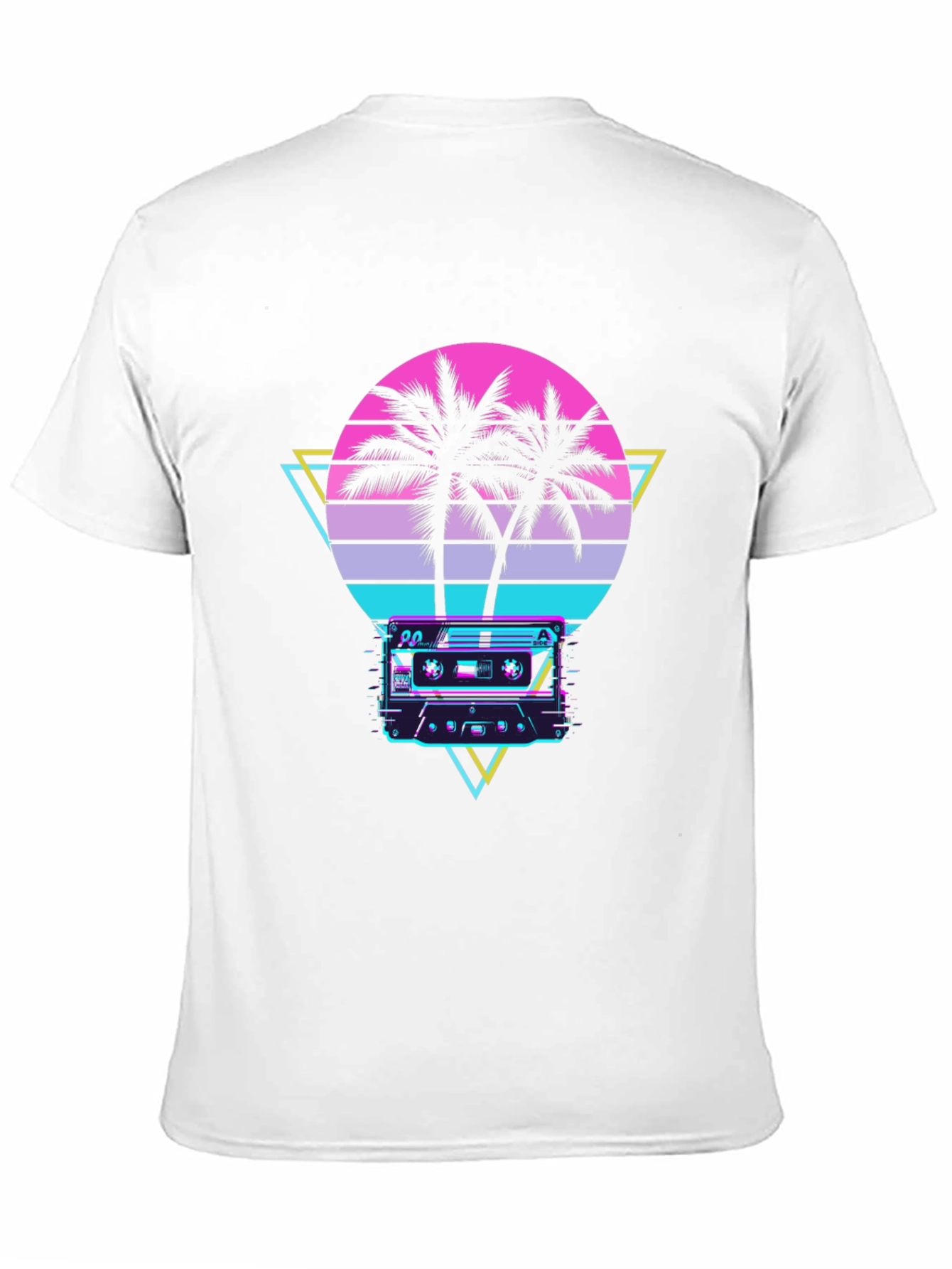 Camiseta Retro con Diseño de Palmeras y Cassette