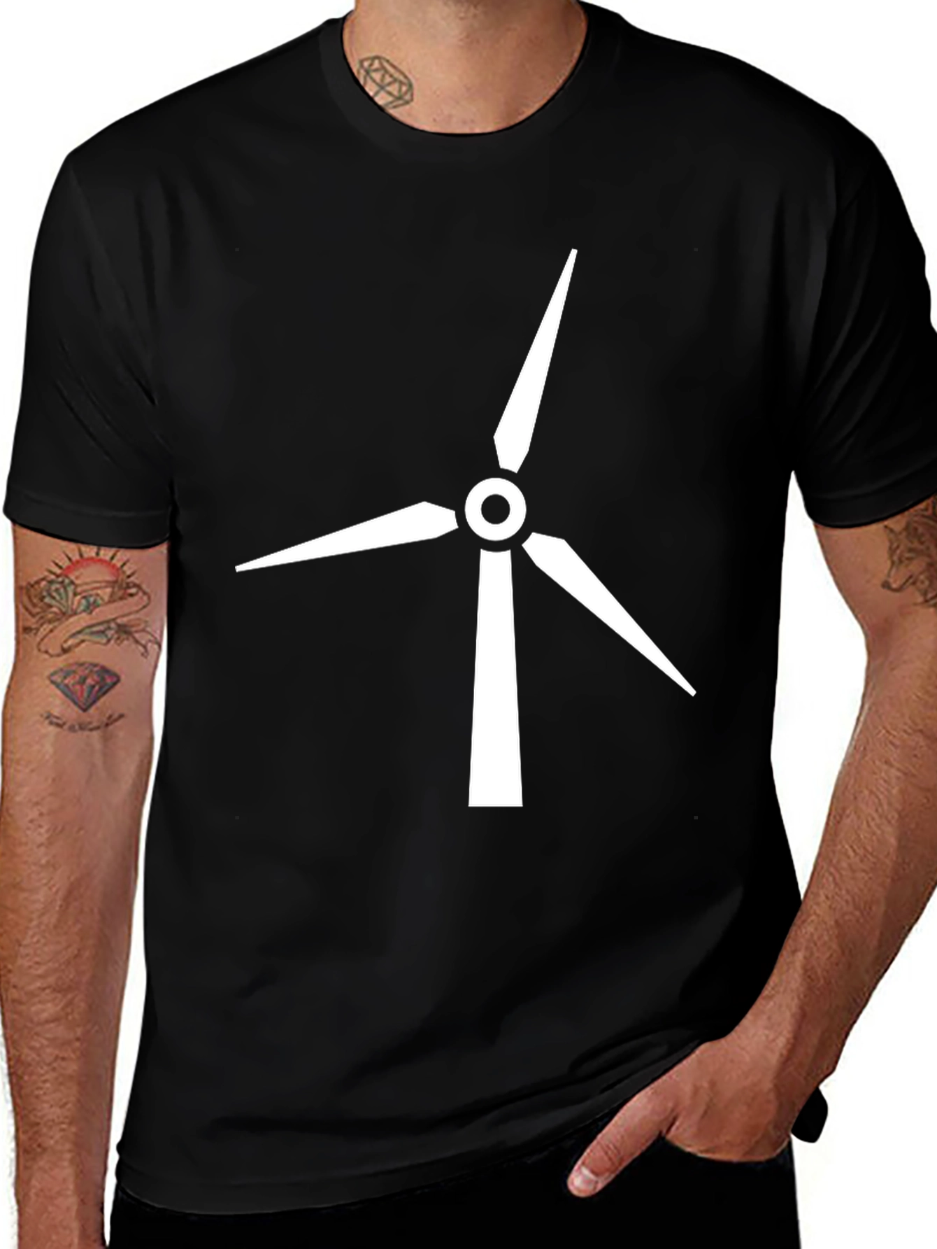 Camiseta Negra con Diseño de Aerogenerador