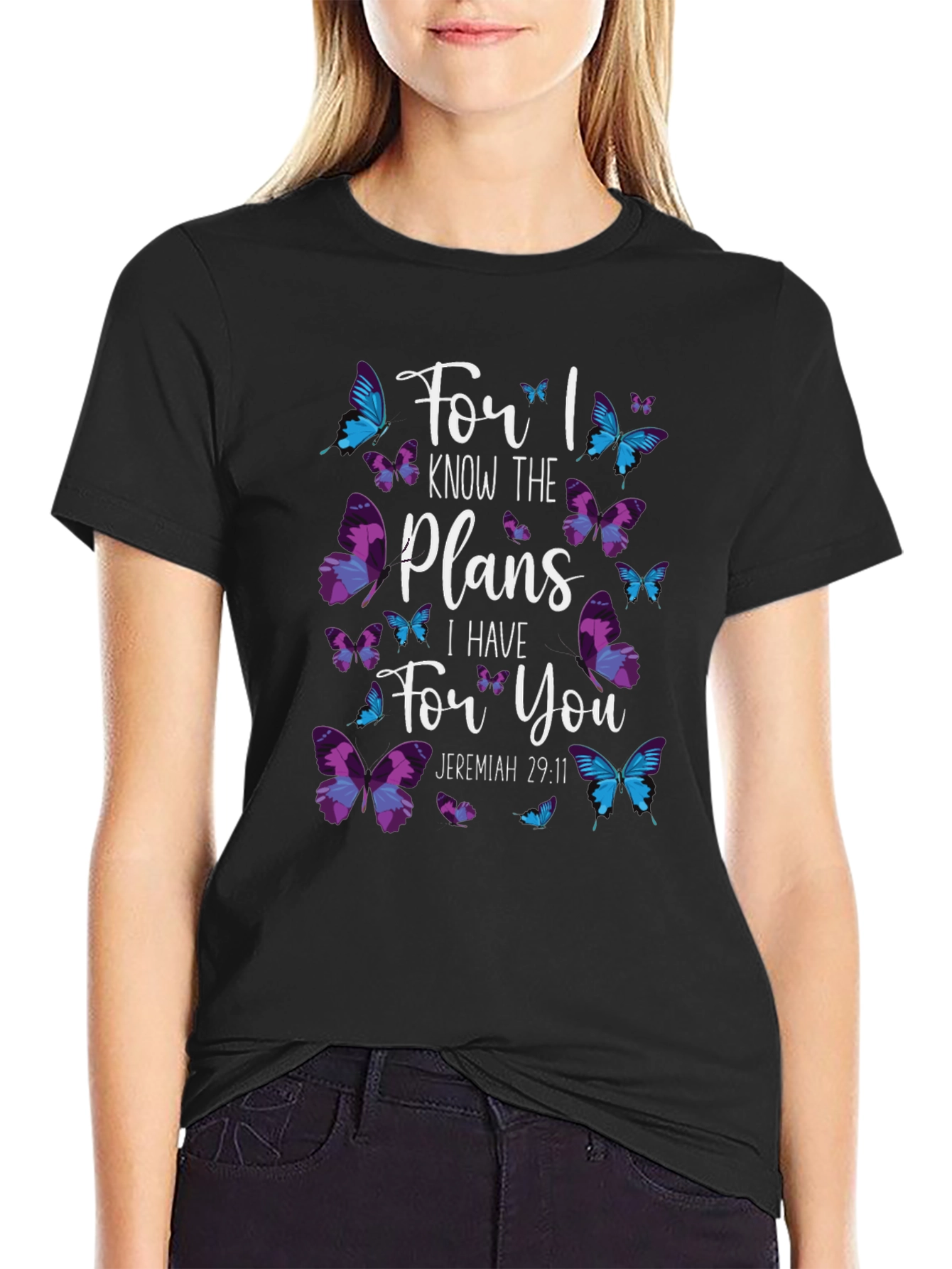 Camiseta Negra con Diseño de Mariposas y Versículo Bíblico