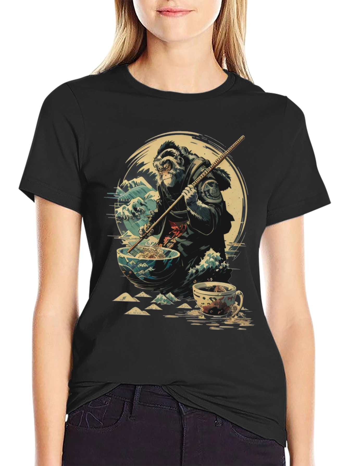 Camiseta Negra Estampada: Mono Samurai Ramen