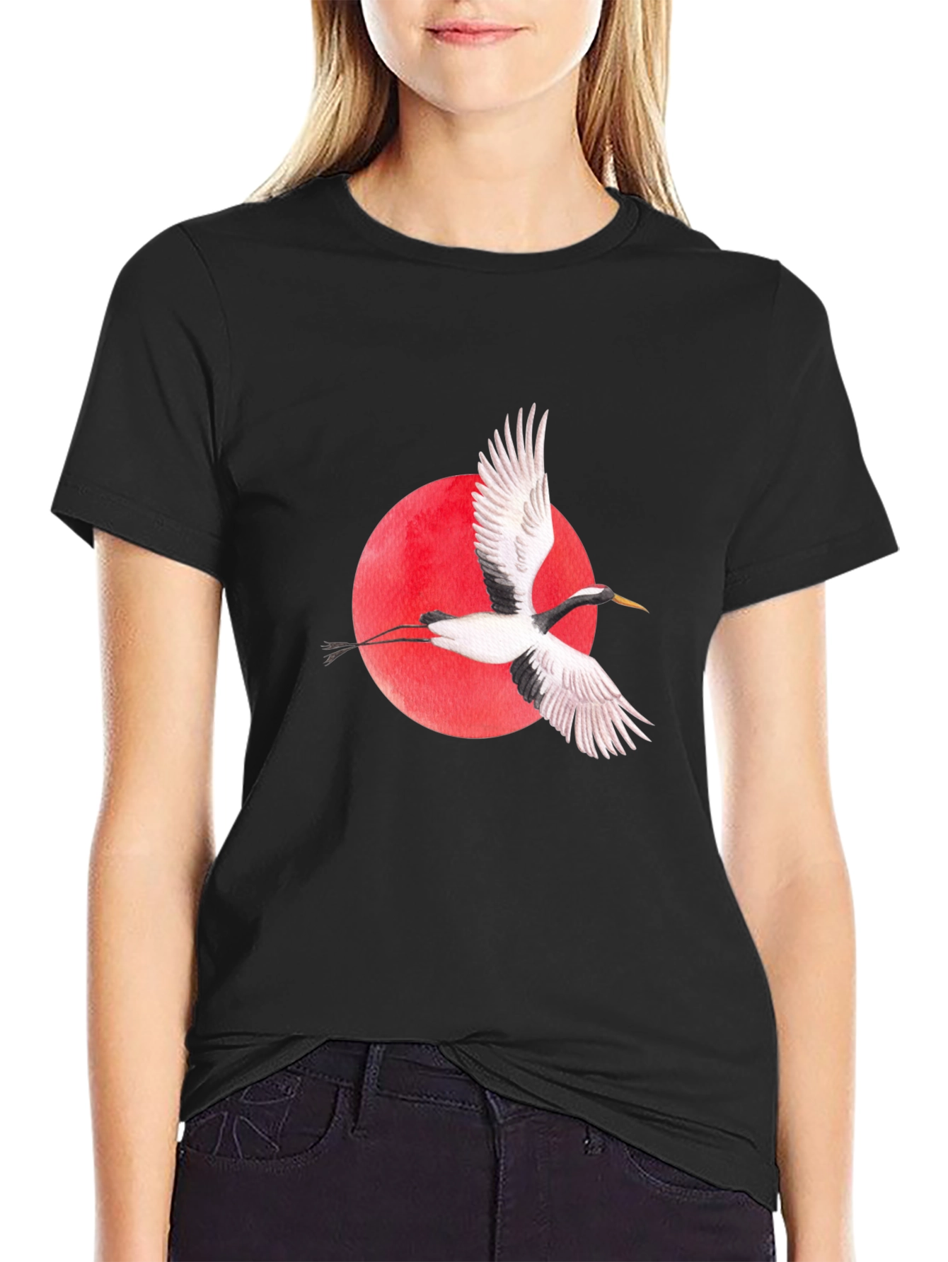 Camiseta Negra con Grulla Japonesa y Sol Rojo