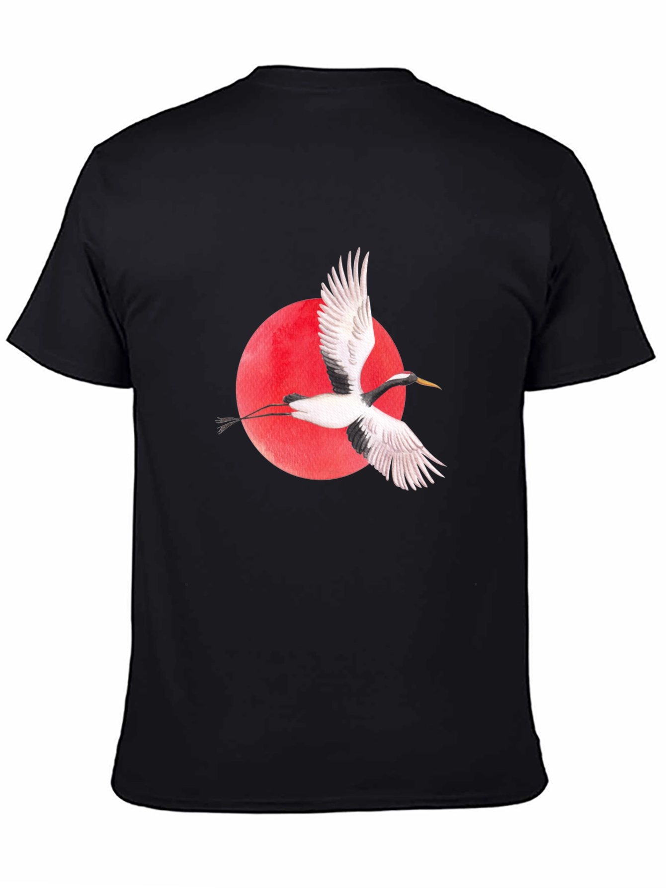 Camiseta Negra con Grulla Japonesa y Sol Rojo