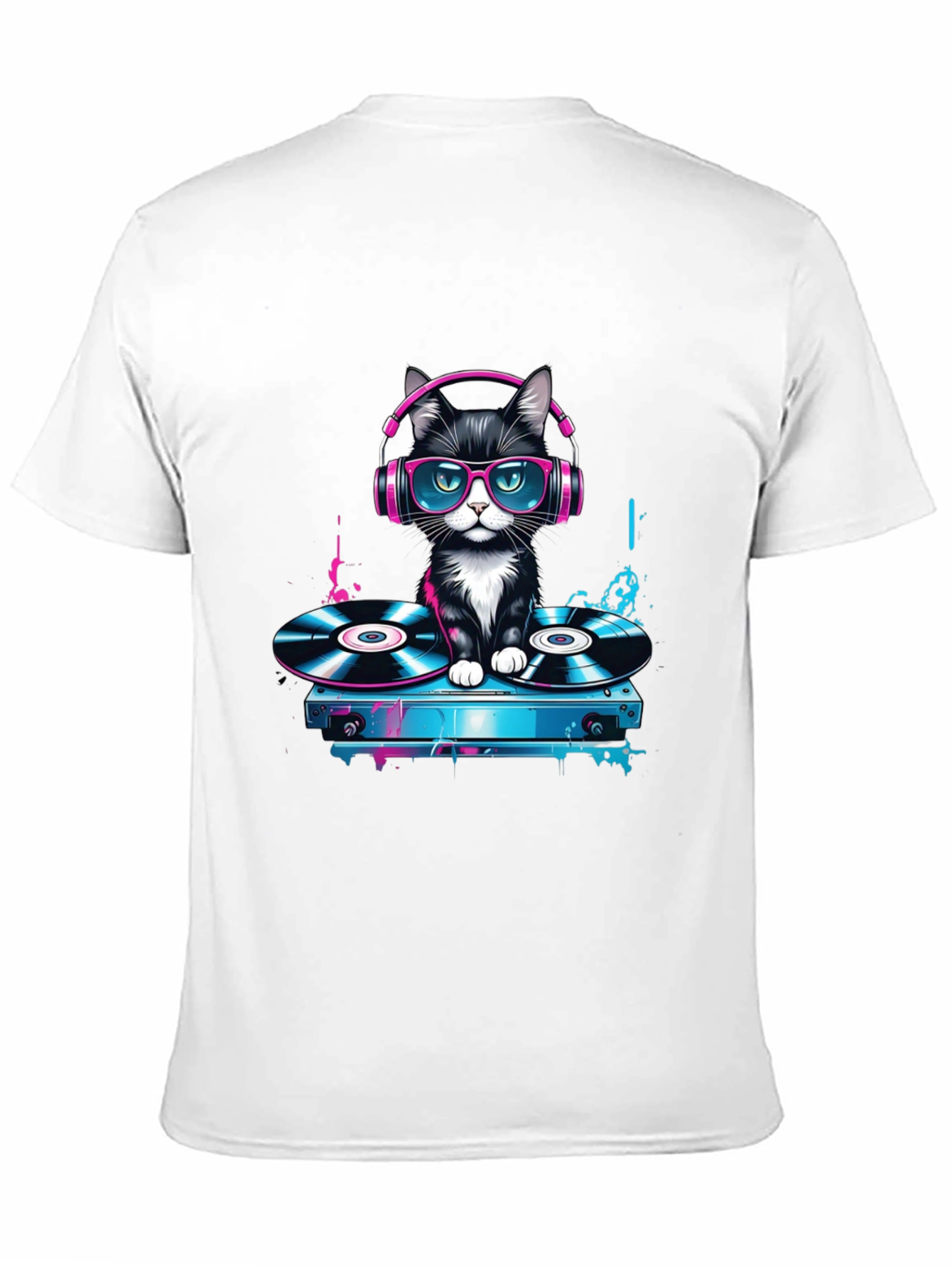 Camiseta Negra con Gato DJ Neón