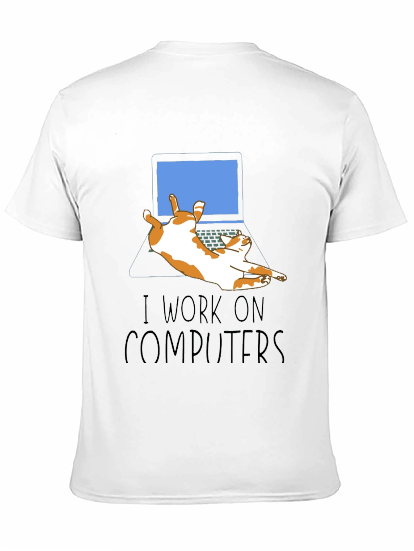 Camiseta Negra Trabajo en Ordenadores con Gato