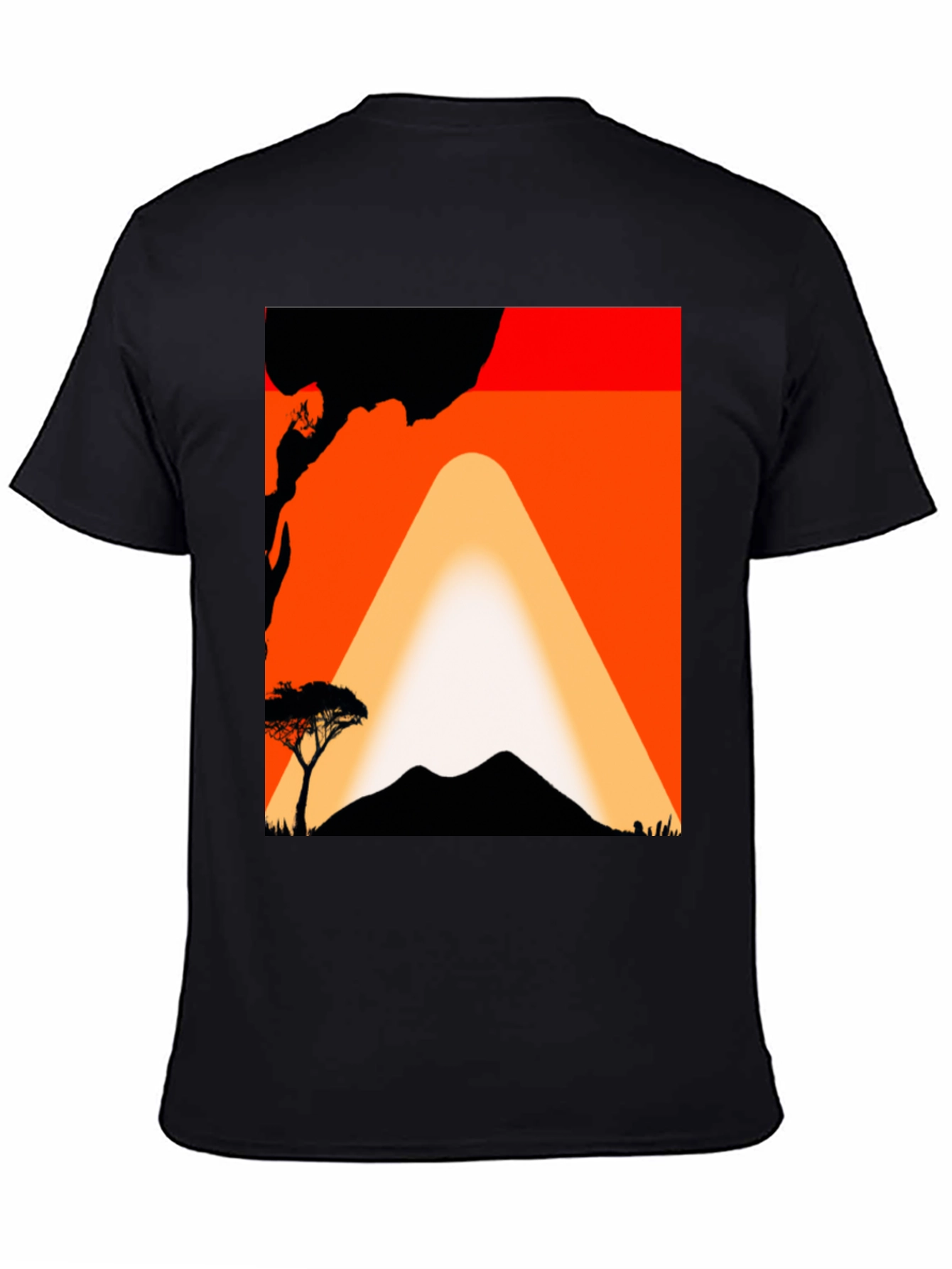 Camiseta con diseño africano al atardecer