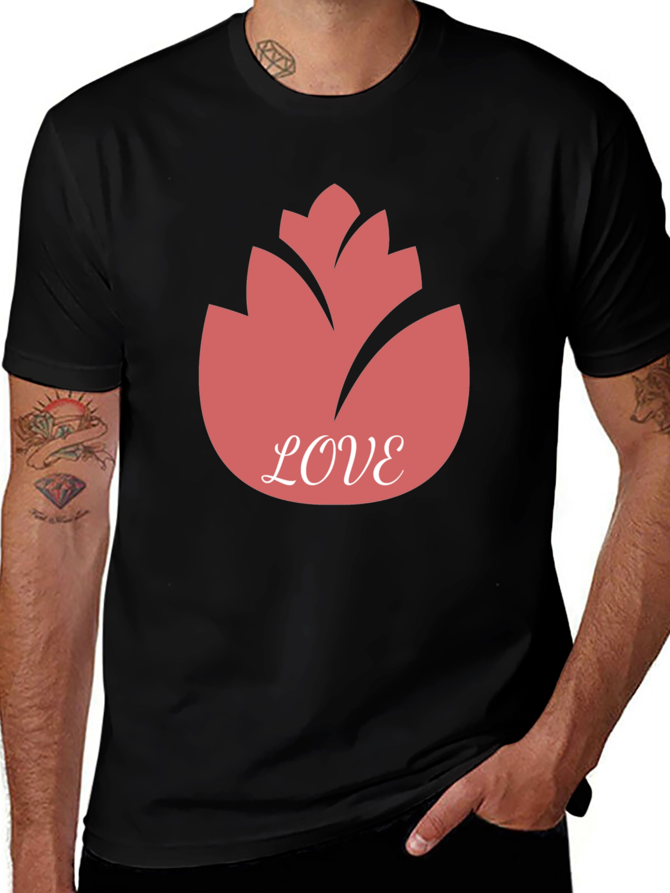 Camiseta Negra con Diseño Floral Love