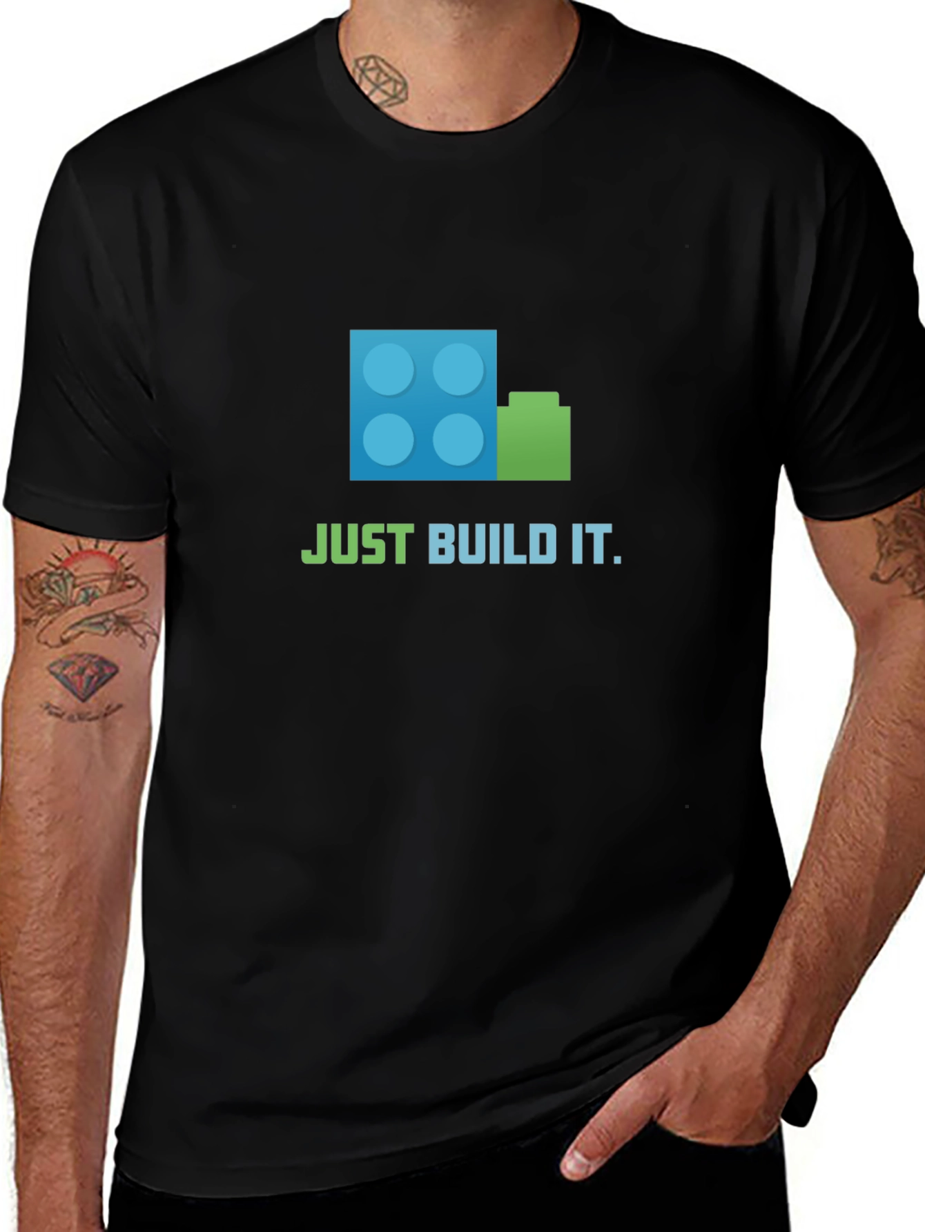 Camiseta Negra Just Build It - Diseño de Ladrillos