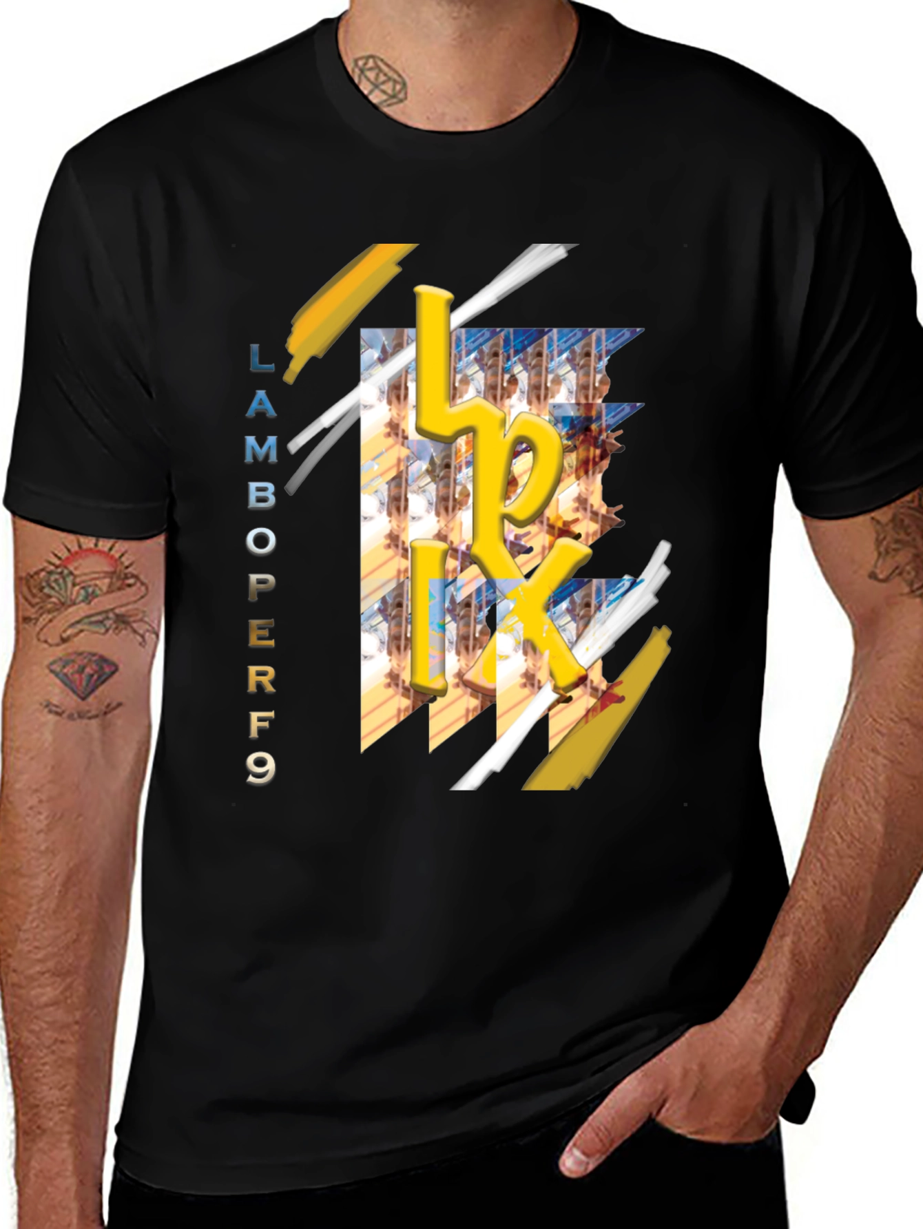 Camiseta Negra Estampada: Diseño Moderno y Atractivo