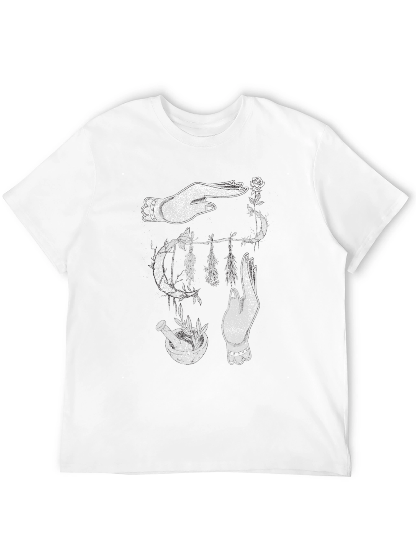 Camiseta Negra Mística: Manos Hierbas y Luna