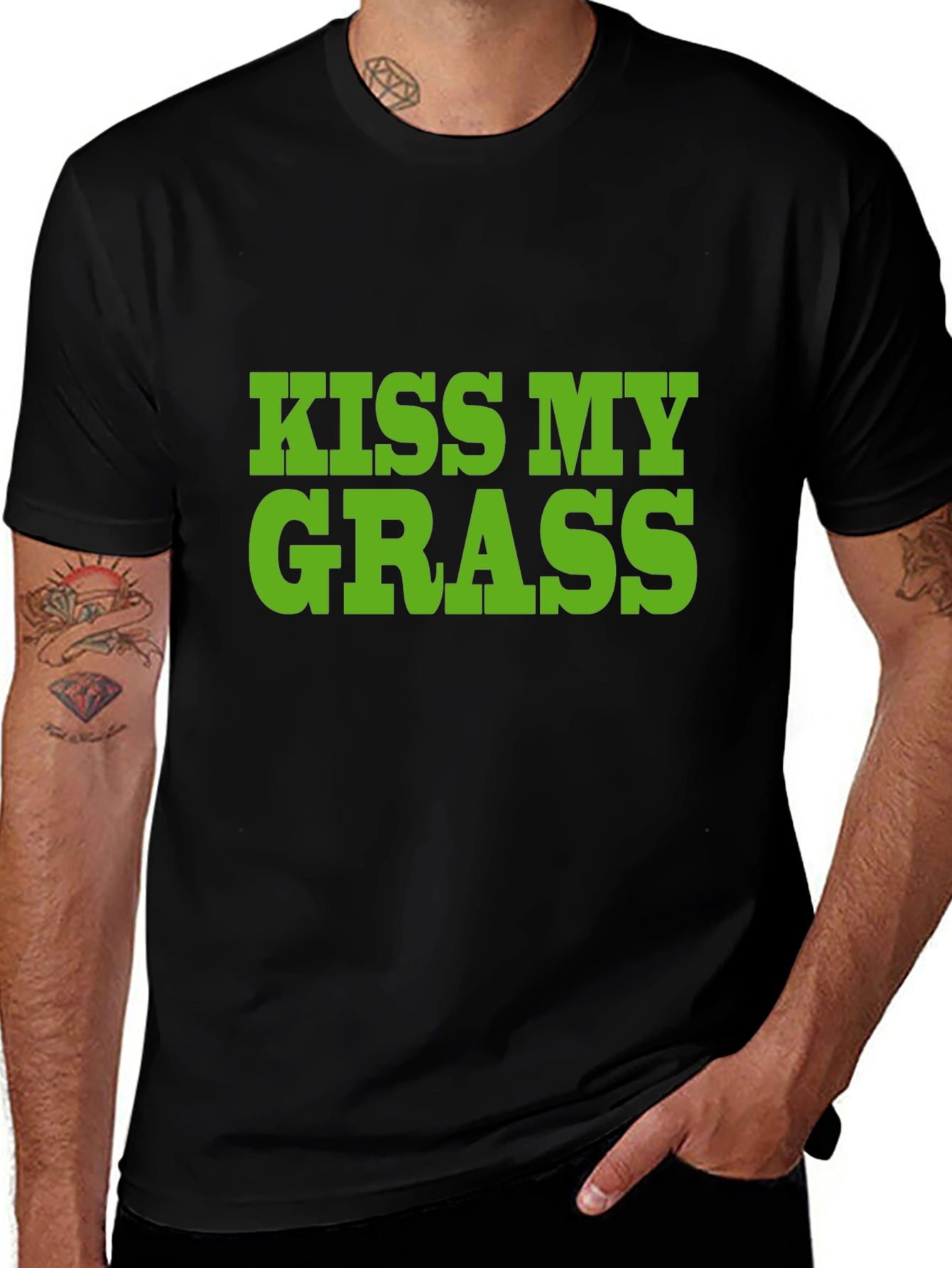 Camiseta Negra Kiss My Grass Divertida y Original