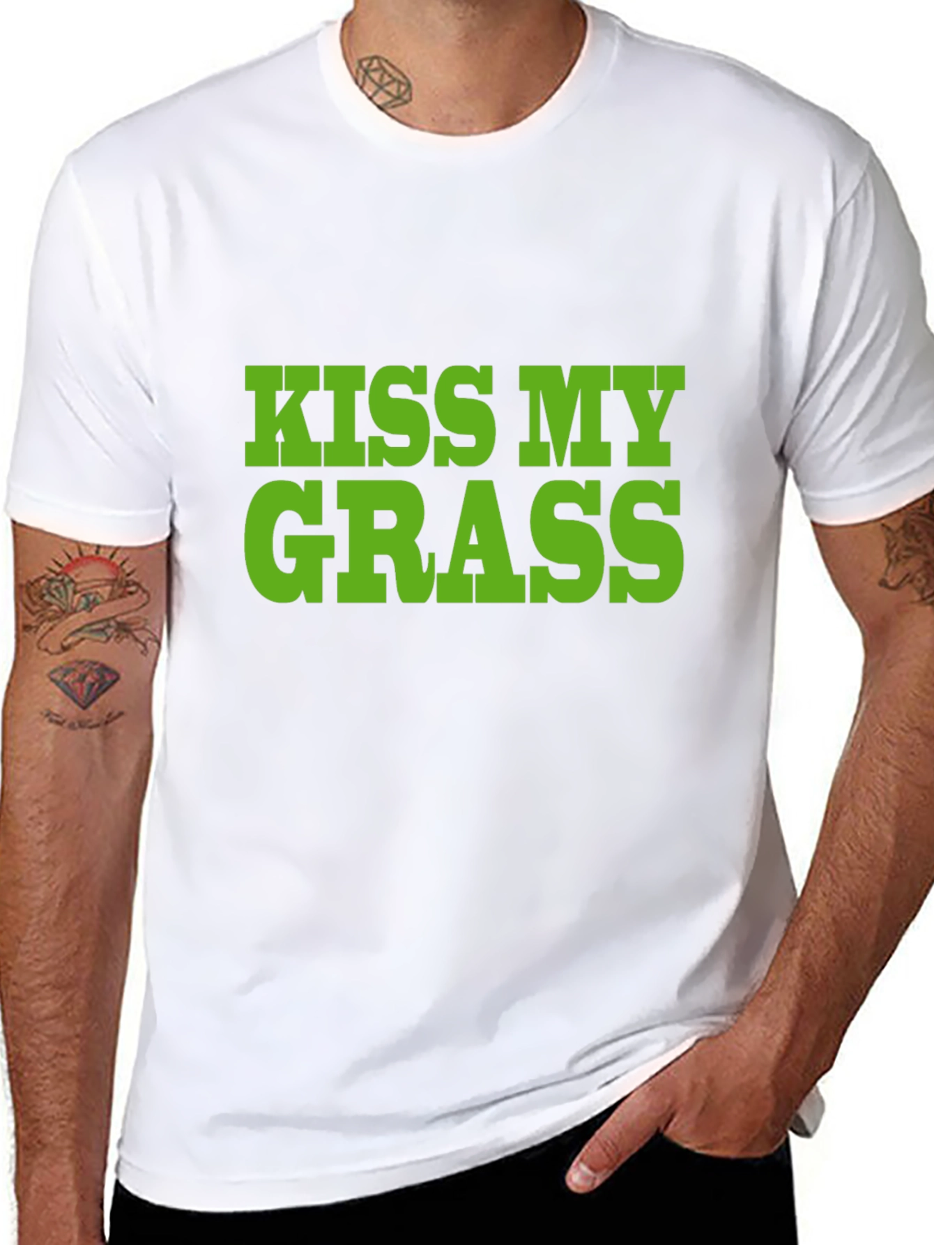 Camiseta Negra Kiss My Grass Divertida y Original