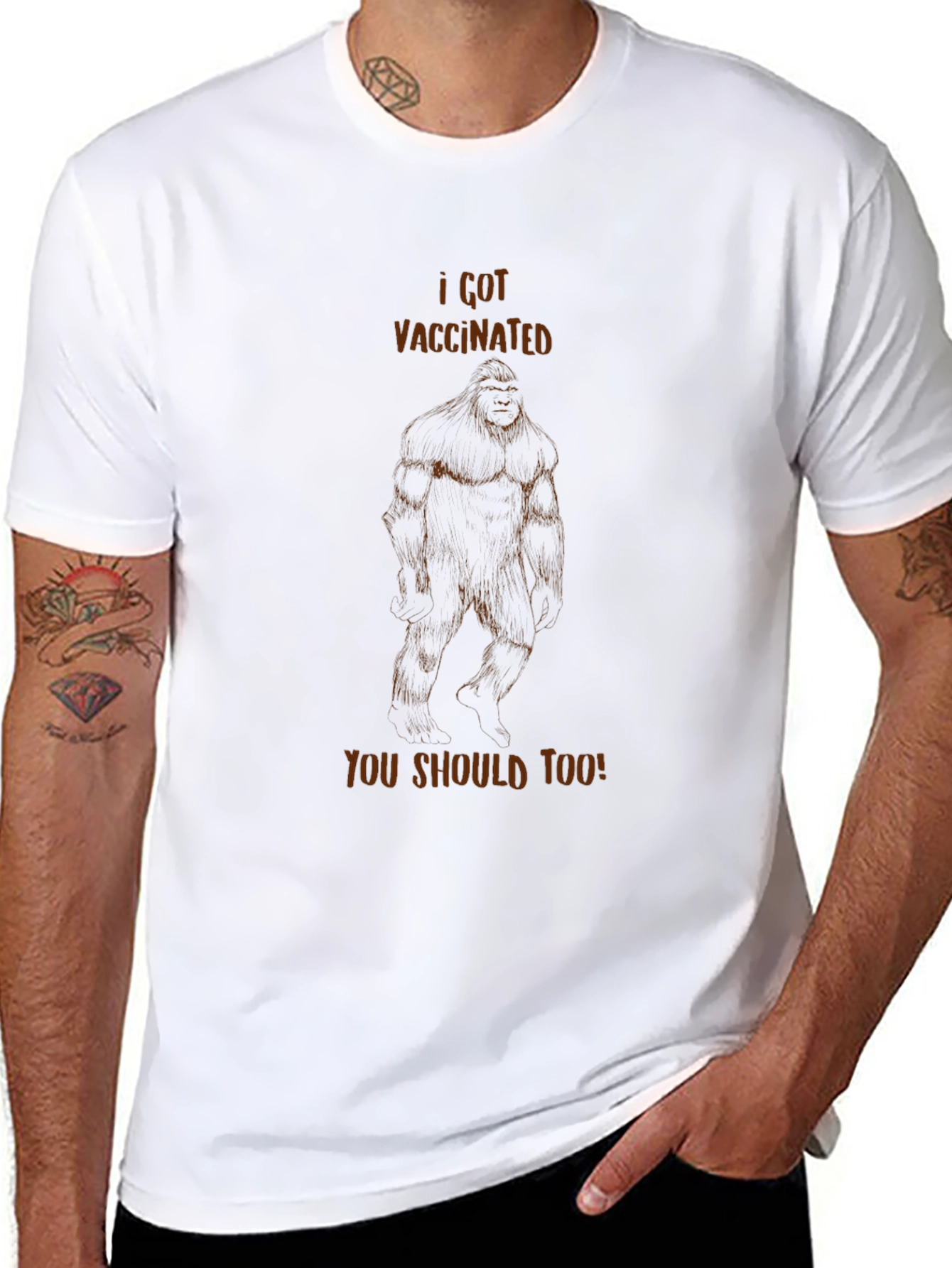 Camiseta Vacunada con Bigfoot - ¡Vacúnate!