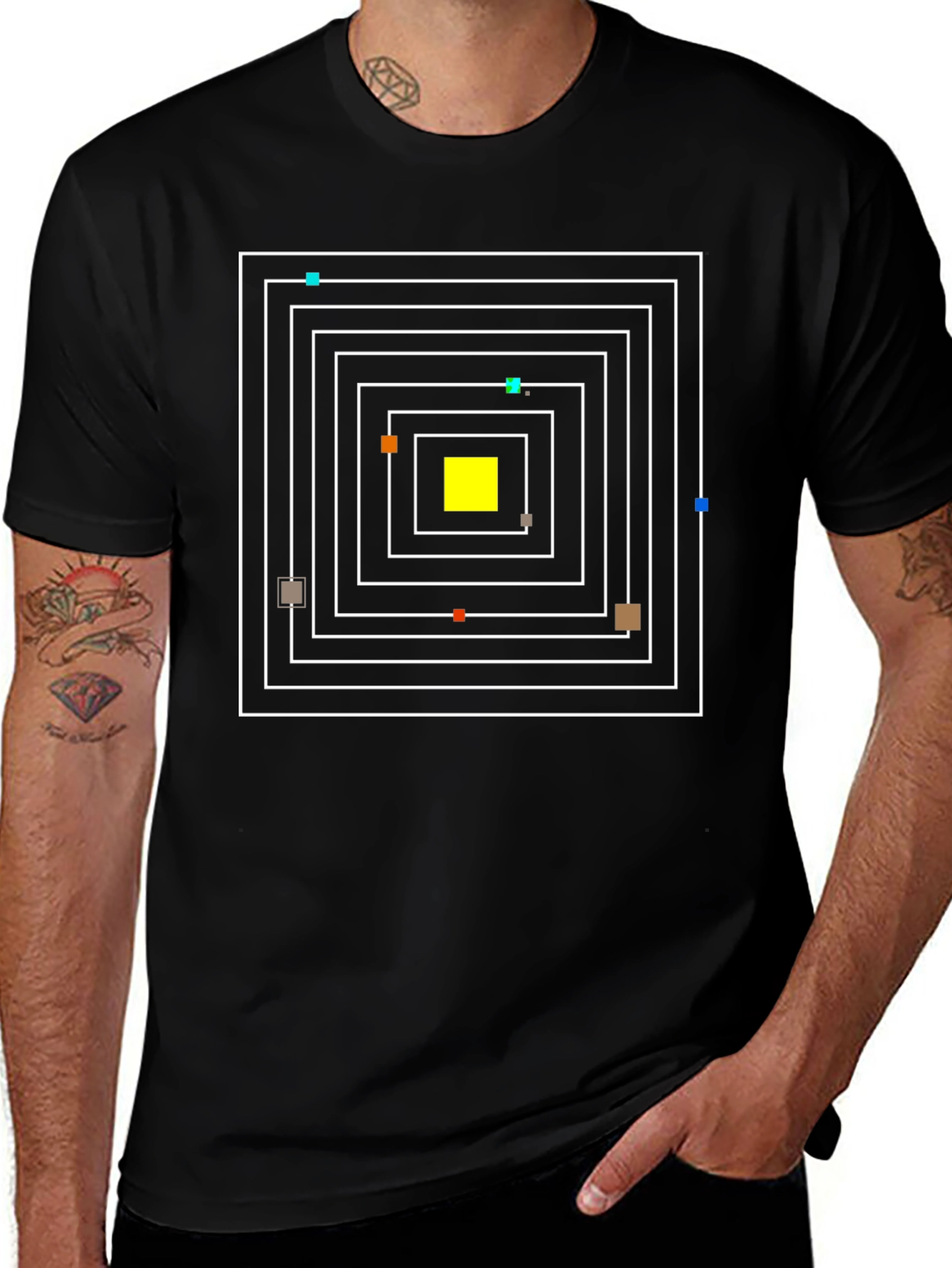 Camiseta Negra con Diseño Geométrico Cuadrado Abstracto