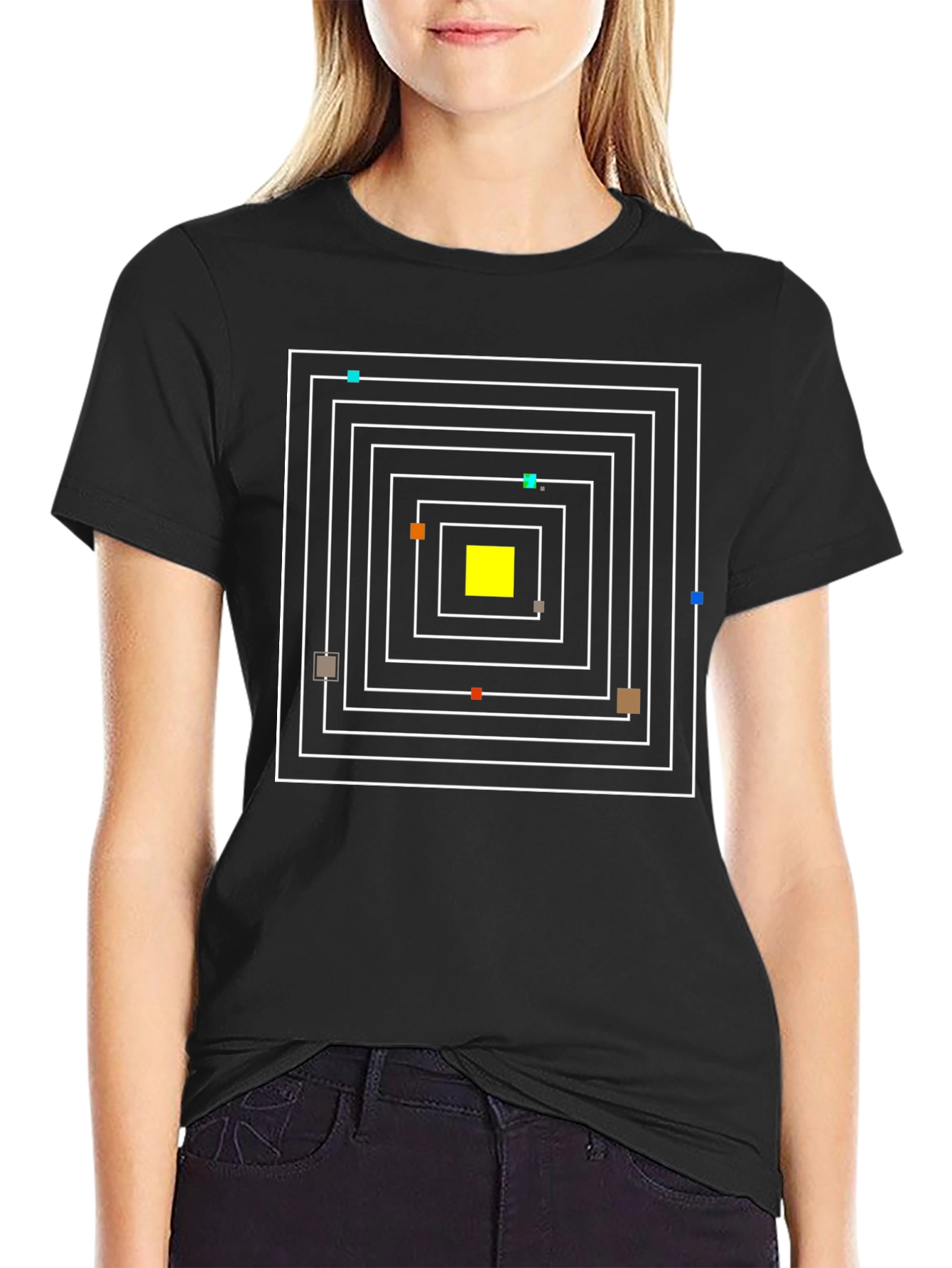 Camiseta Negra con Diseño Geométrico Cuadrado Abstracto