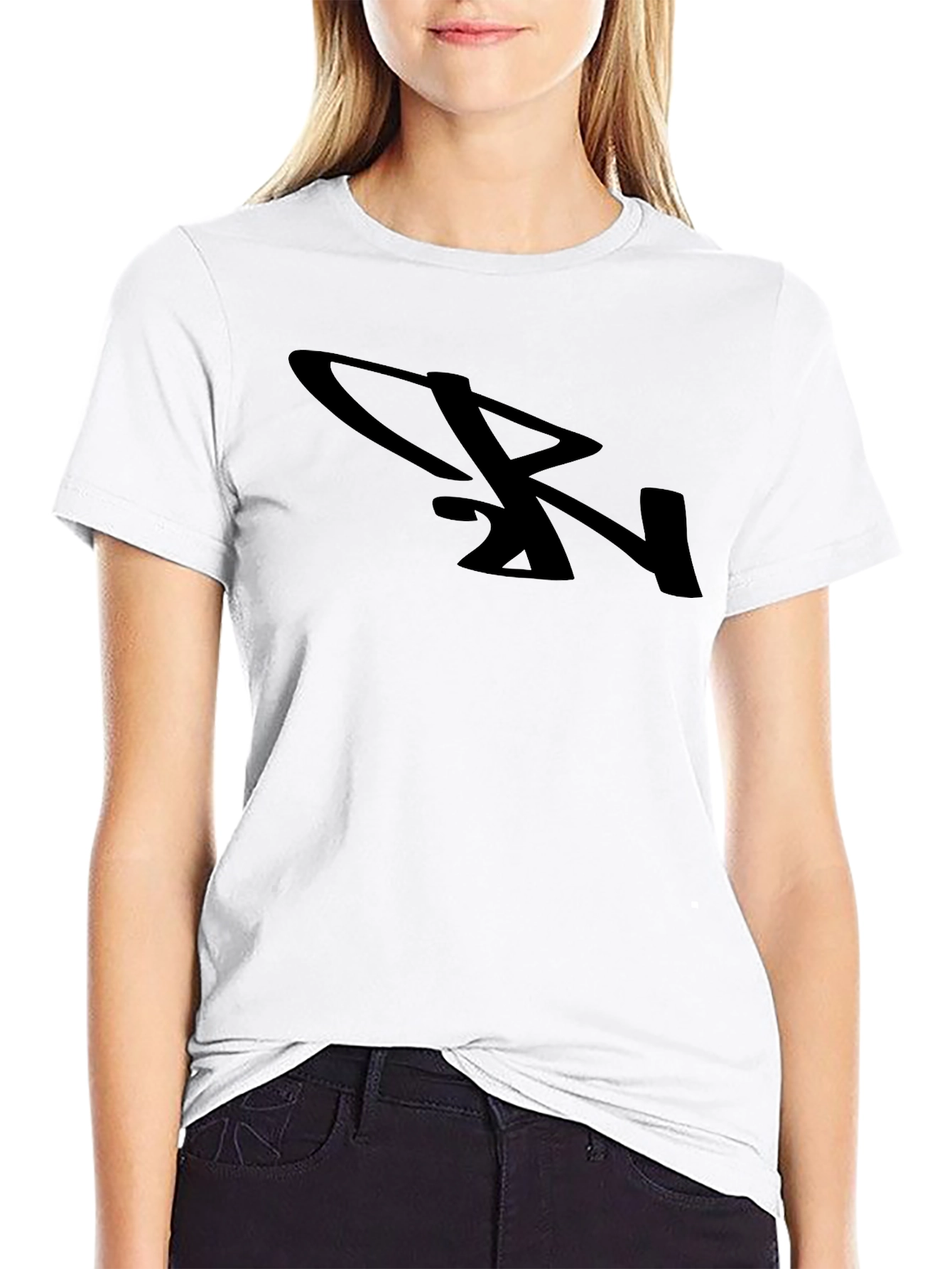 Camiseta Negra con Diseño Abstracto Elegante