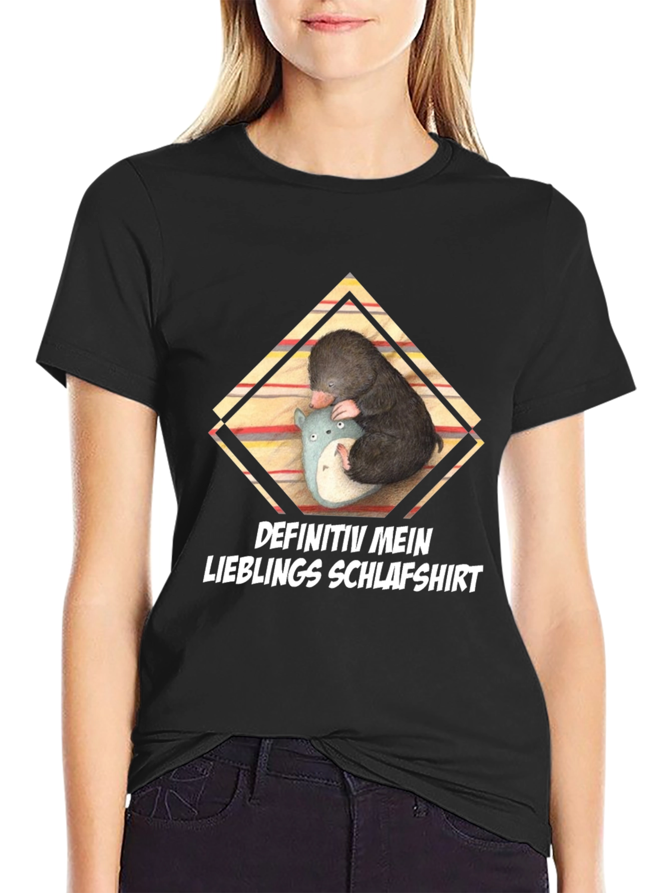 Camiseta Negra con Diseño de Topo Durmiendo
