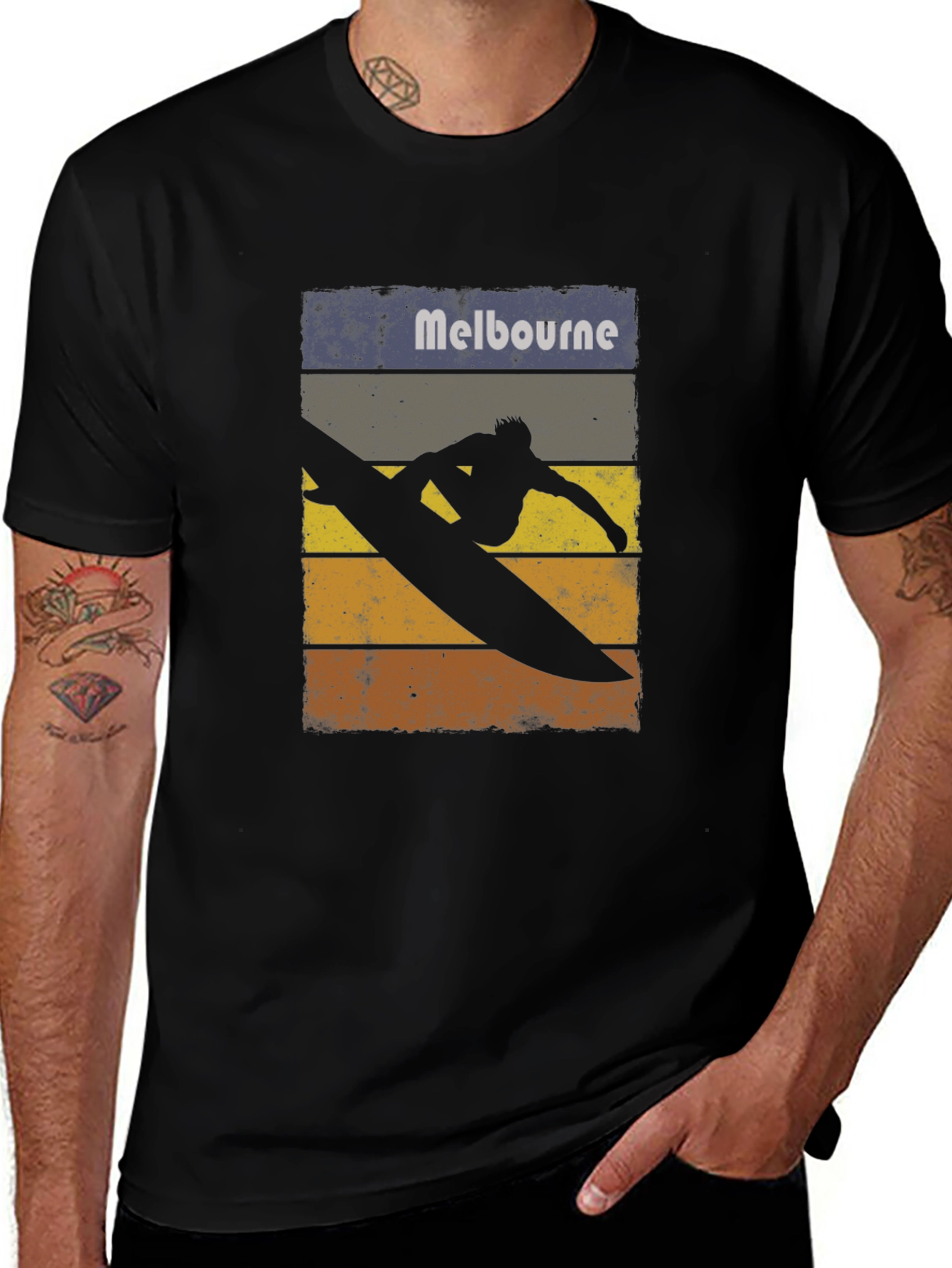 Camiseta Negra con Diseño de Surfista en Melbourne