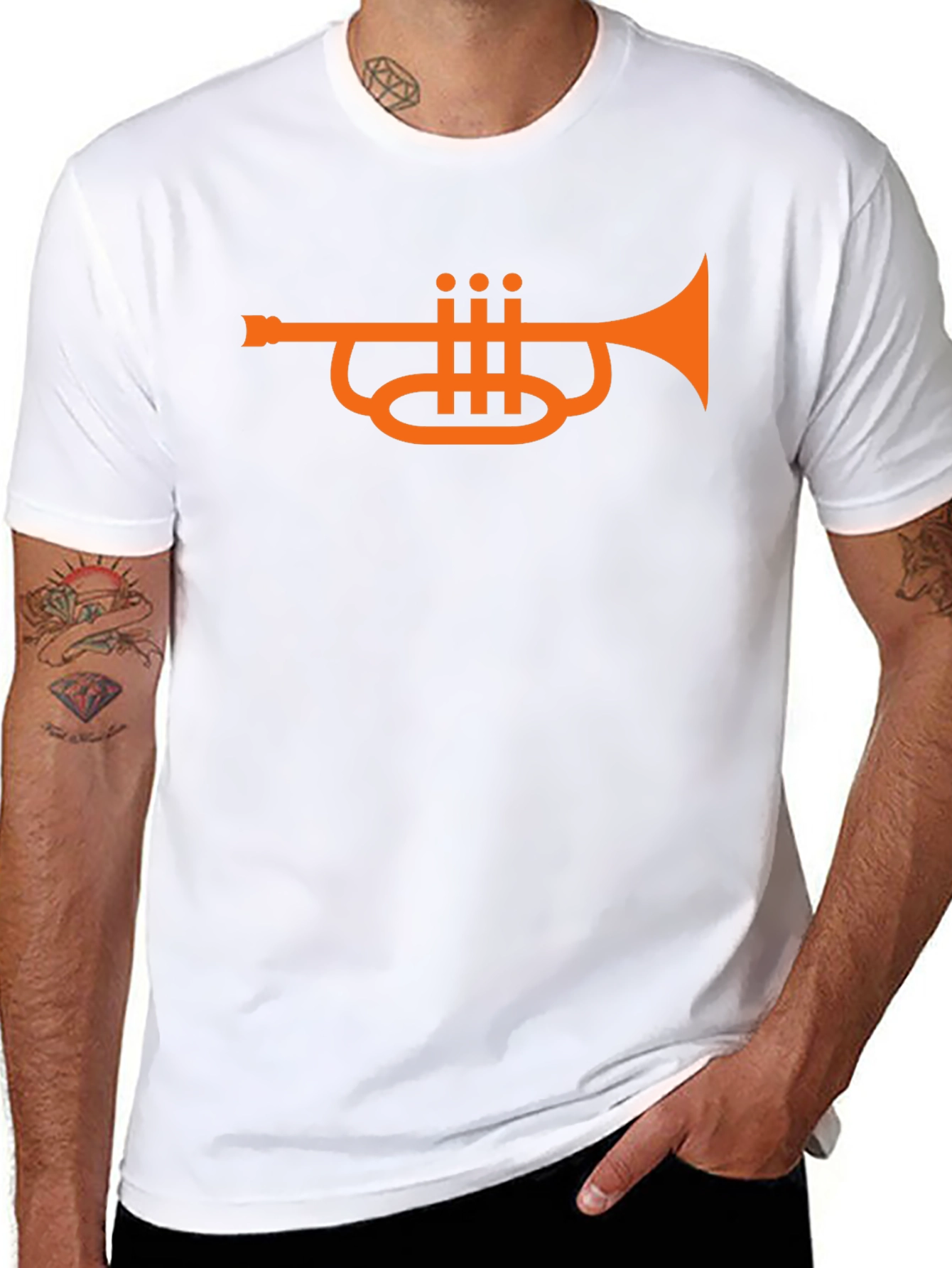Camiseta Negra con Diseño de Trompeta Naranja