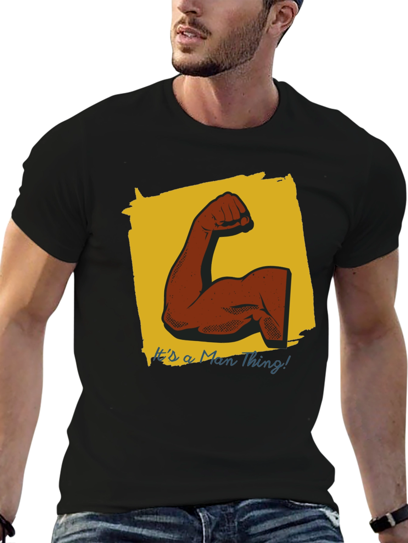 Camiseta Negra con Diseño de Brazo Musculoso