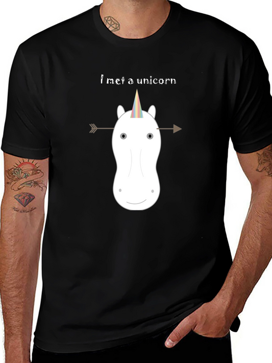 Camiseta Negra: Unicornio Flechado - ¡Mágica!