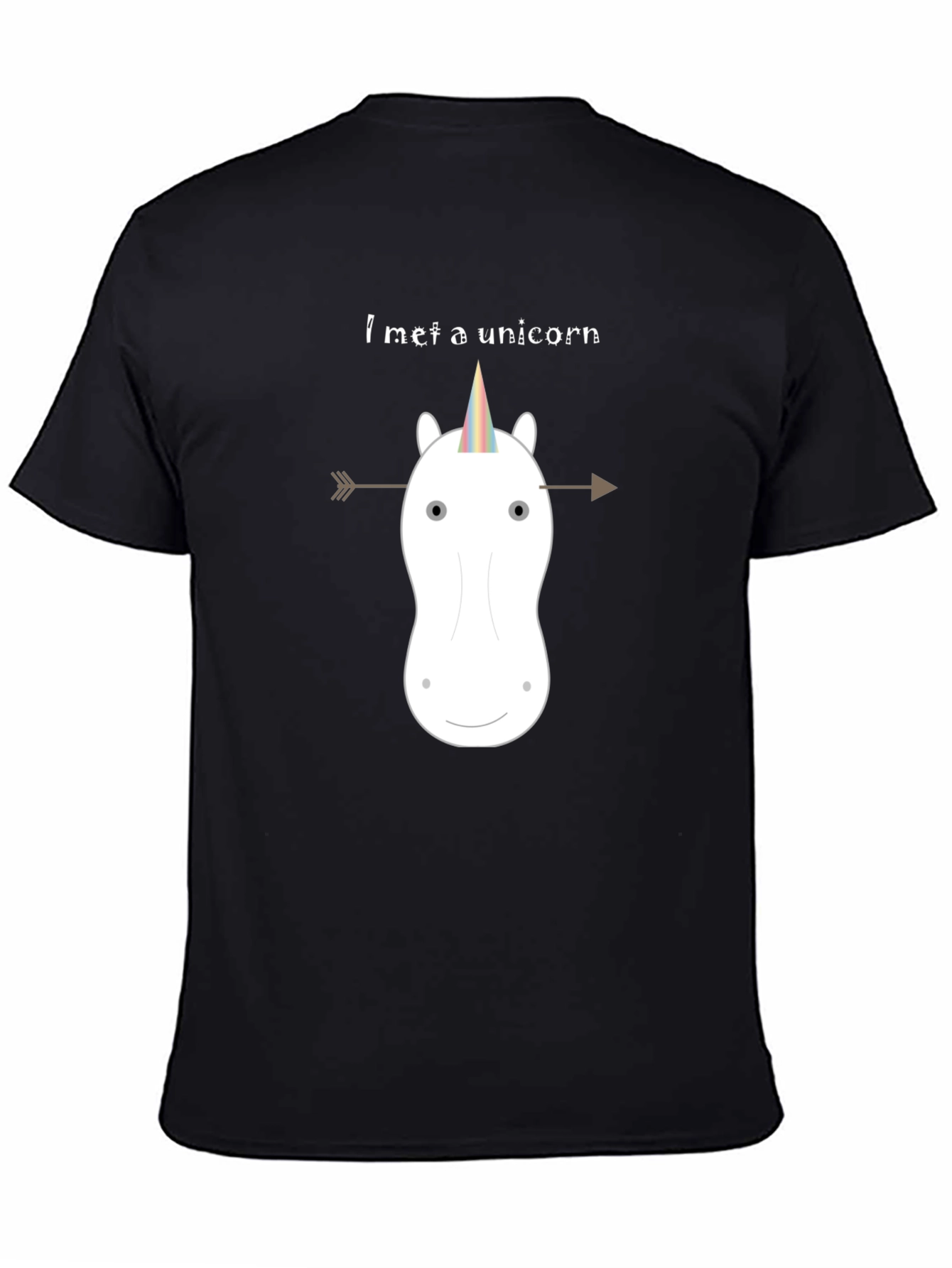 Camiseta Negra: Unicornio Flechado - ¡Mágica!