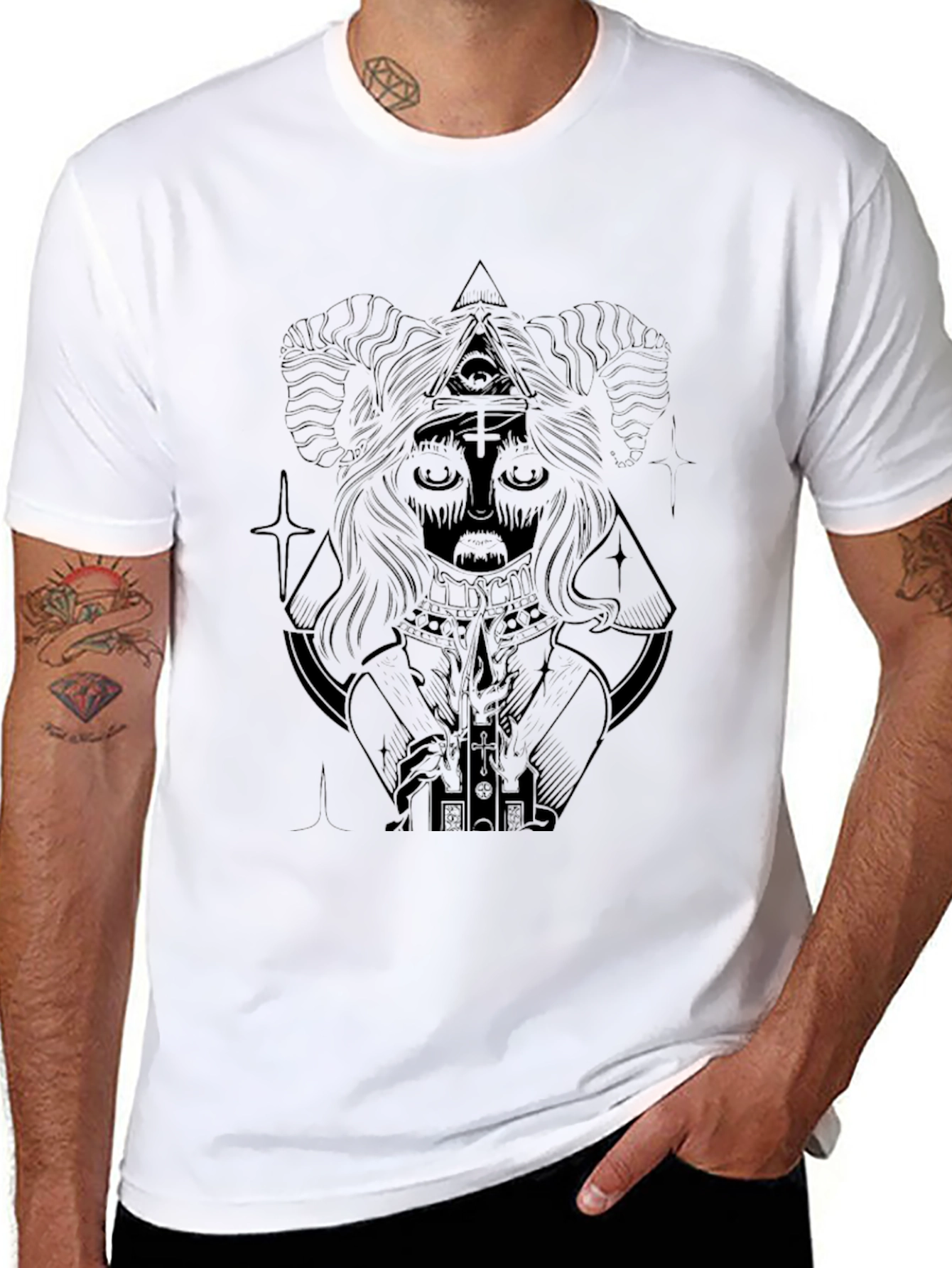 Camiseta Negra Estampada con Diseño Misterioso
