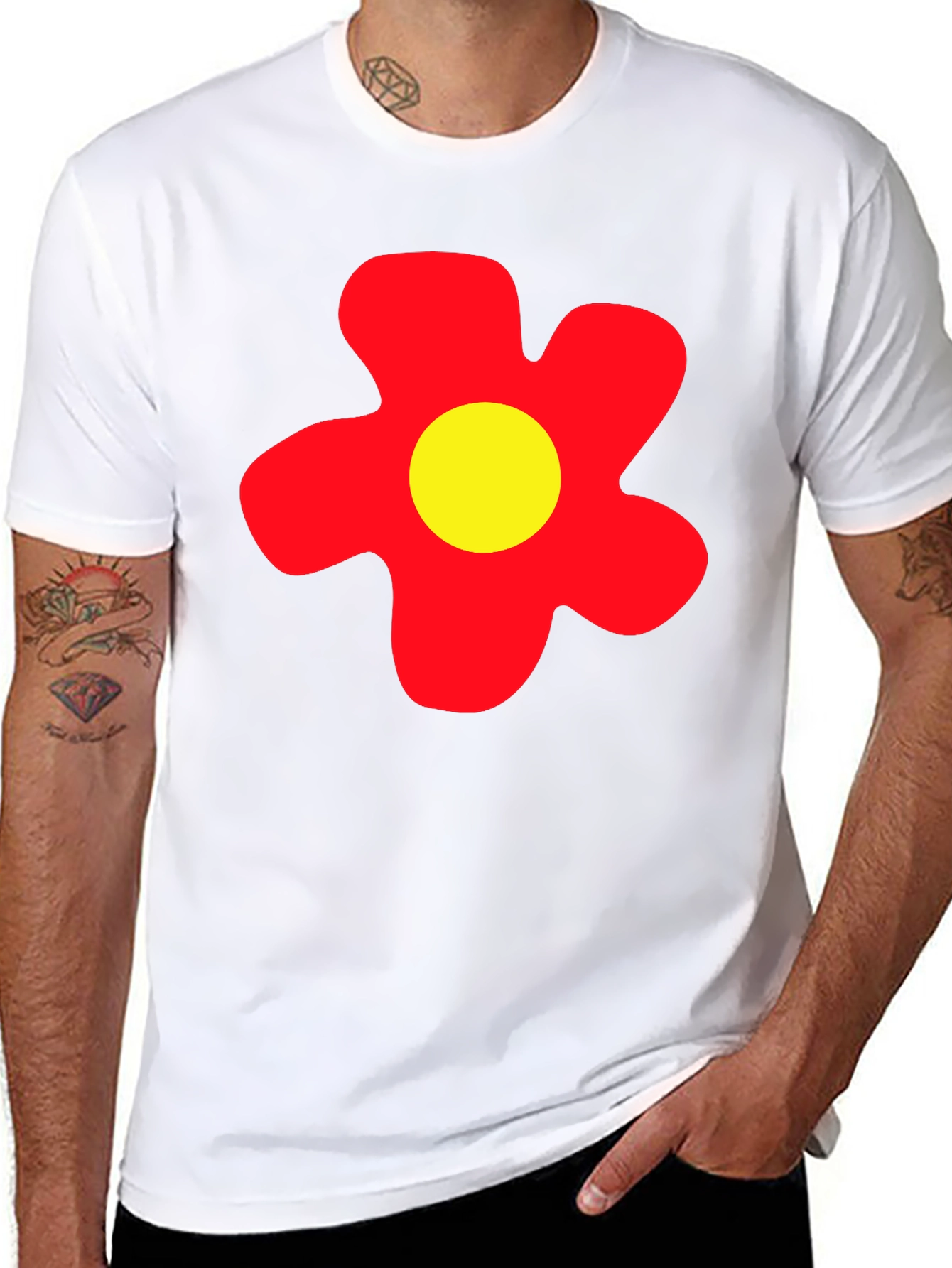 Camiseta Negra con Flor Roja y Amarilla
