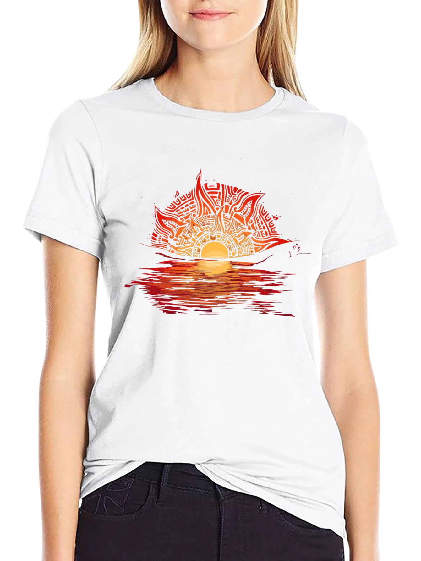 Camiseta Negra con Diseño de Sol Abstracto en Atardecer