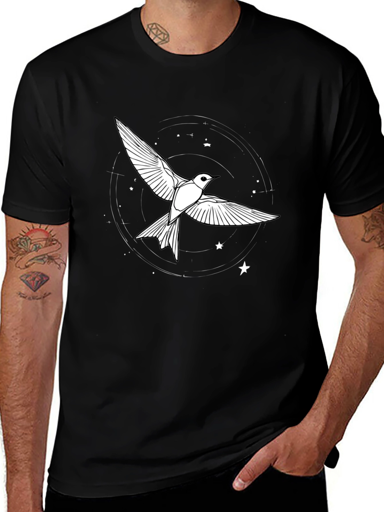 Camiseta Negra con Diseño de Pájaro Estelar