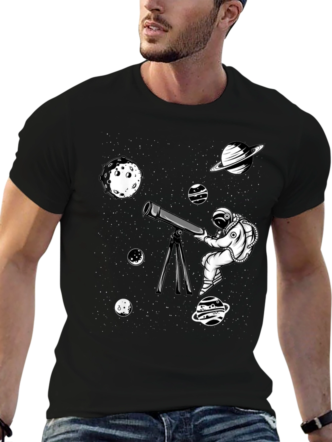Camiseta Negra con Diseño de Astronauta y Planetas