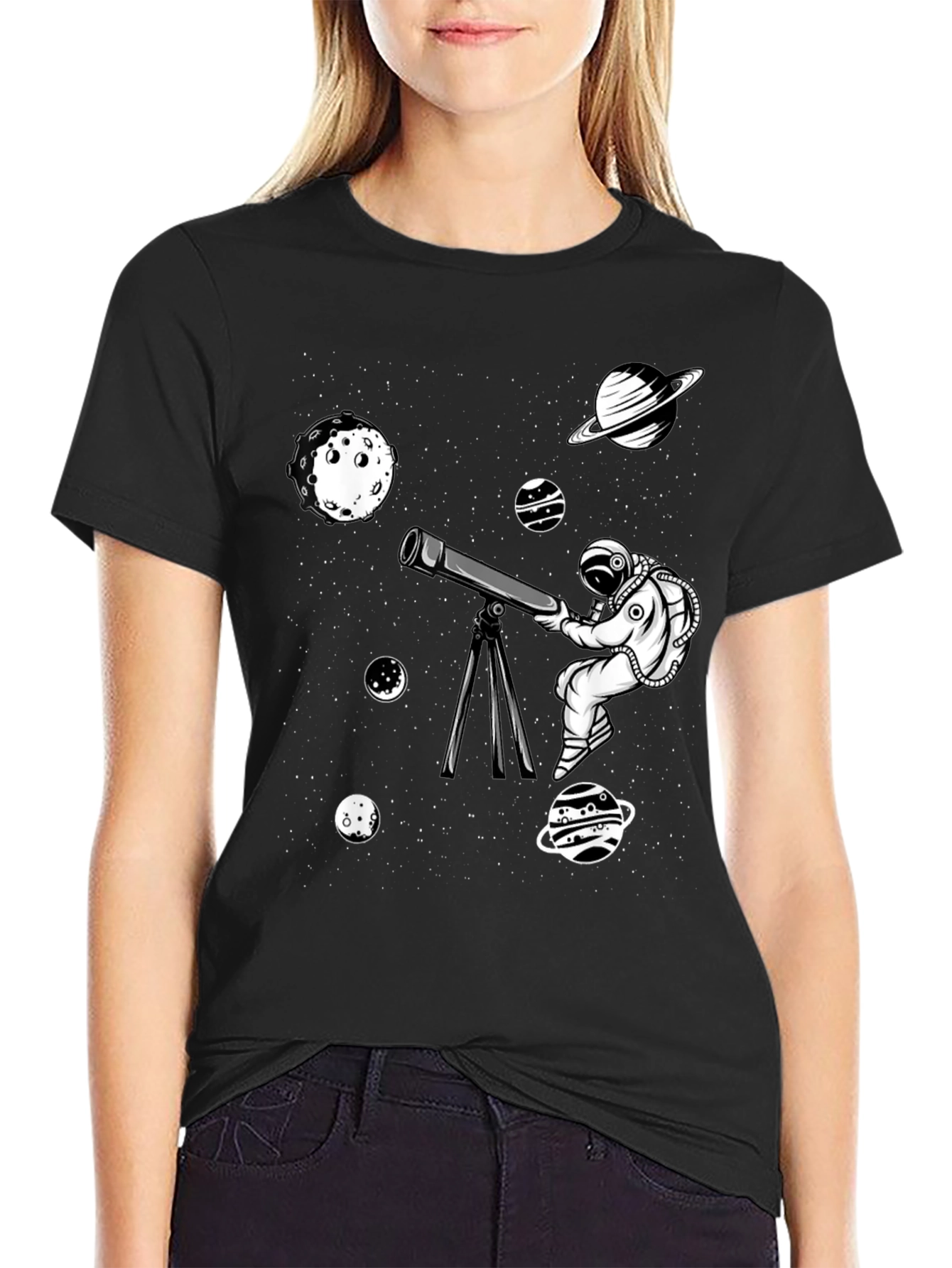 Camiseta Negra con Diseño de Astronauta y Planetas