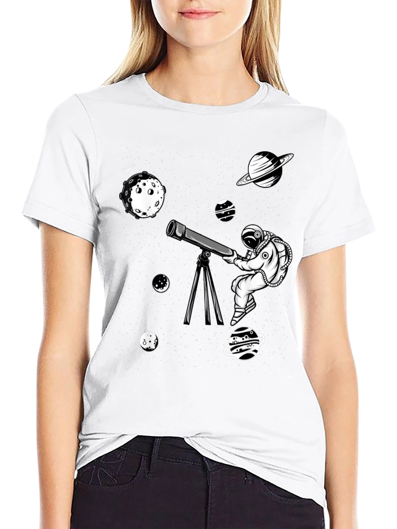 Camiseta Negra con Diseño de Astronauta y Planetas