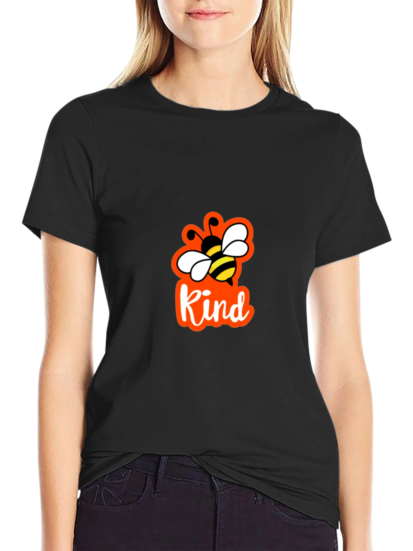 Camiseta Negra con Abeja y Letras Kind